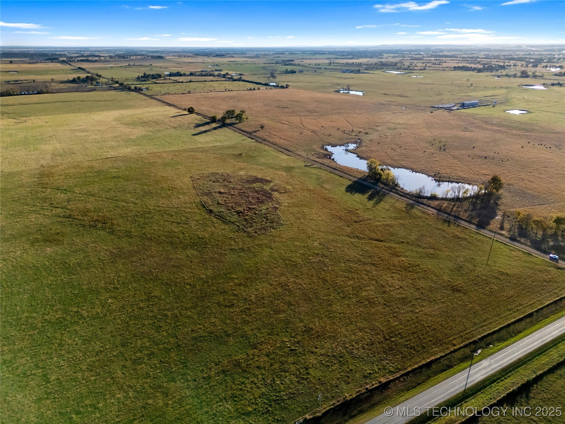 2 E 330 Road Property Photo 6