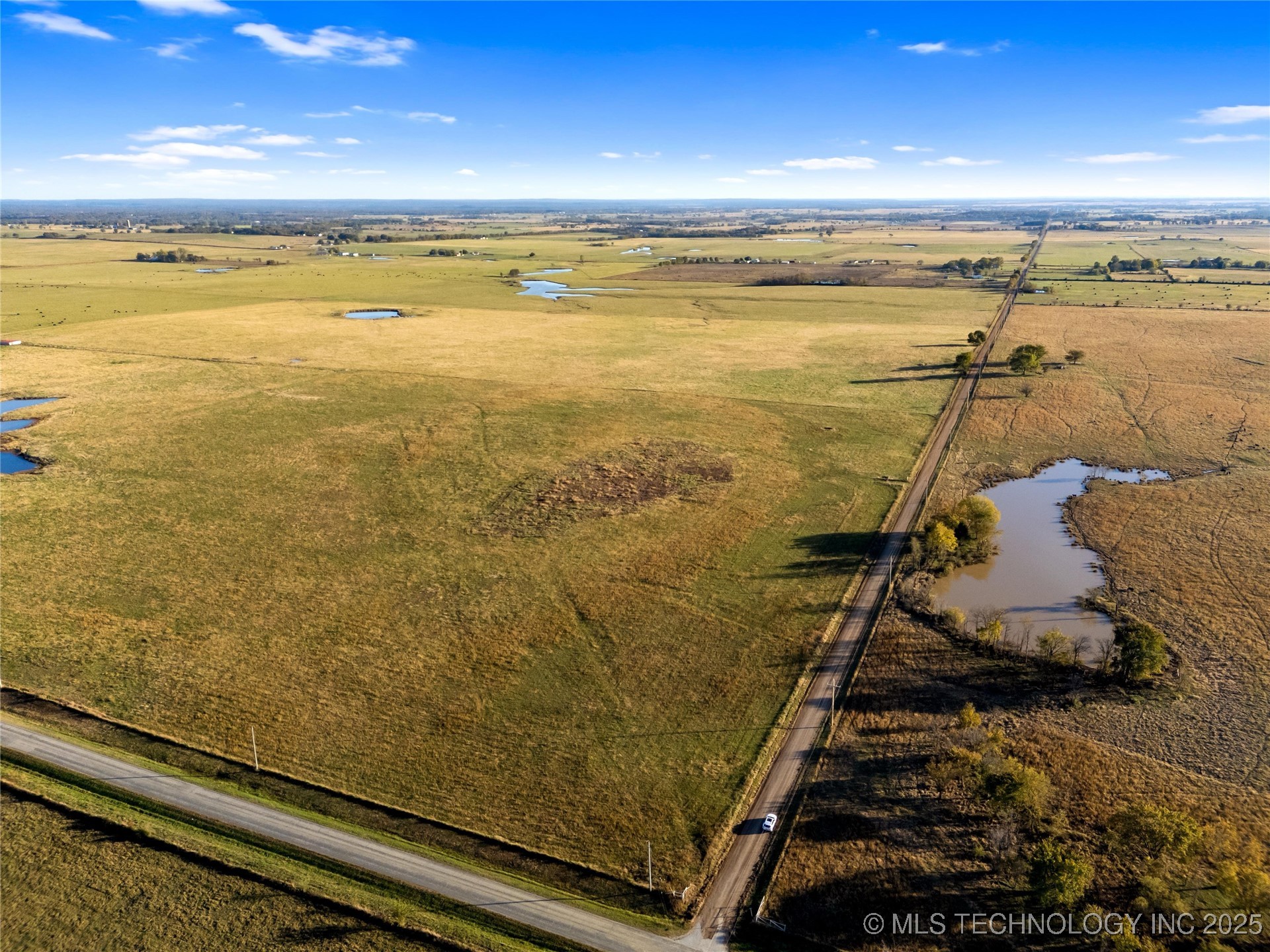 2 E 330 Road Property Photo 7