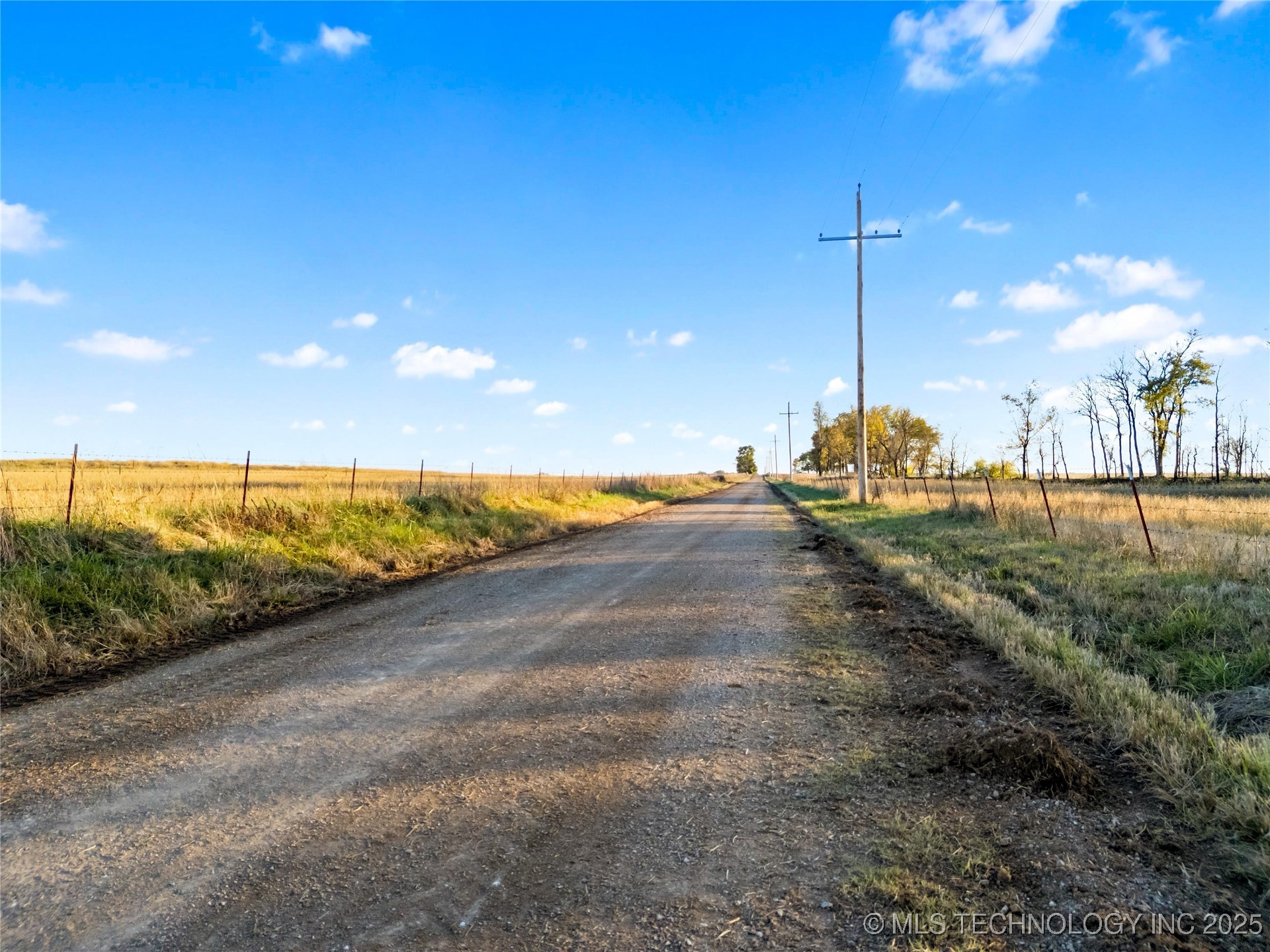 2 E 330 Road Property Photo 12