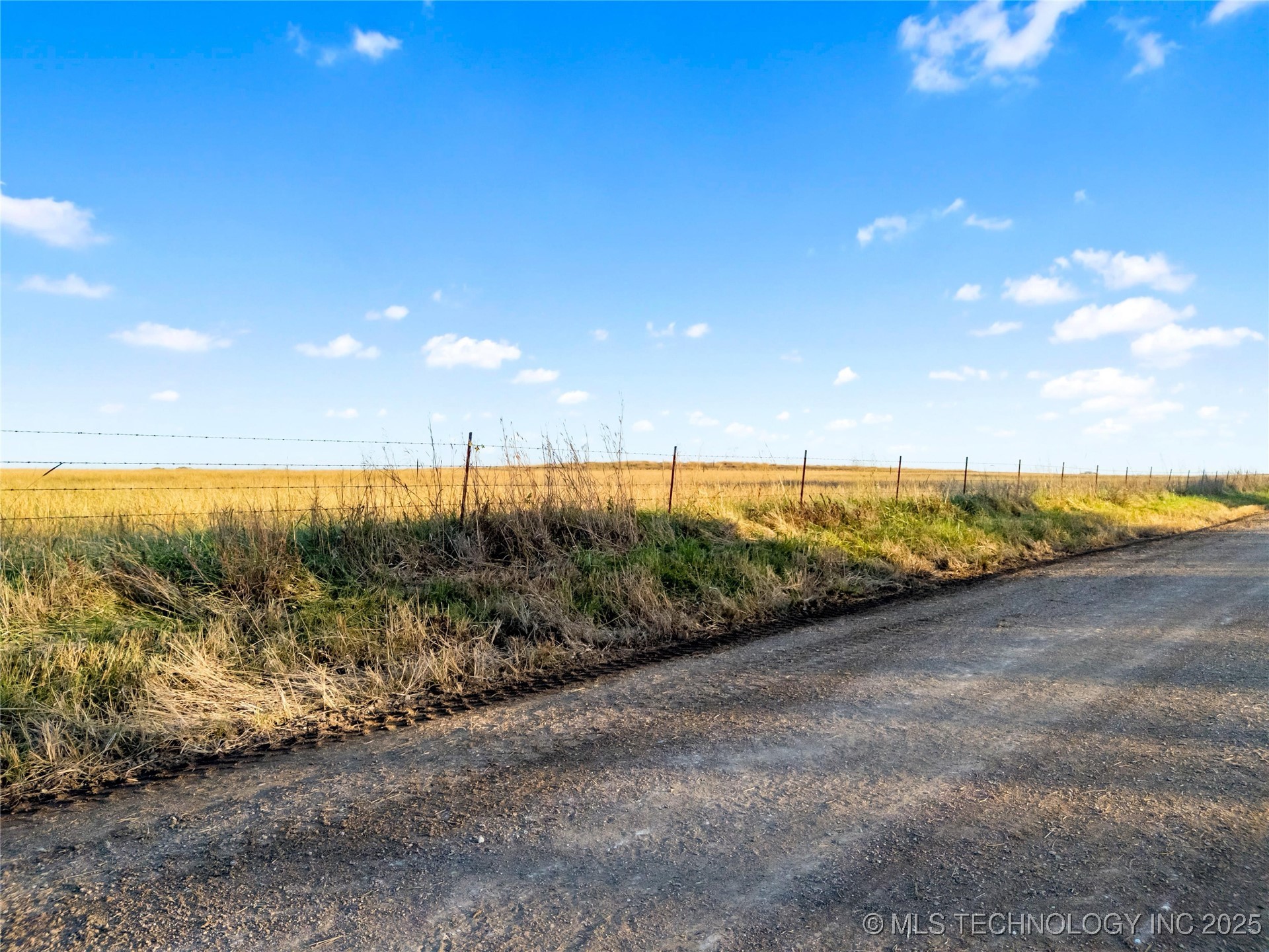 2 E 330 Road Property Photo 13