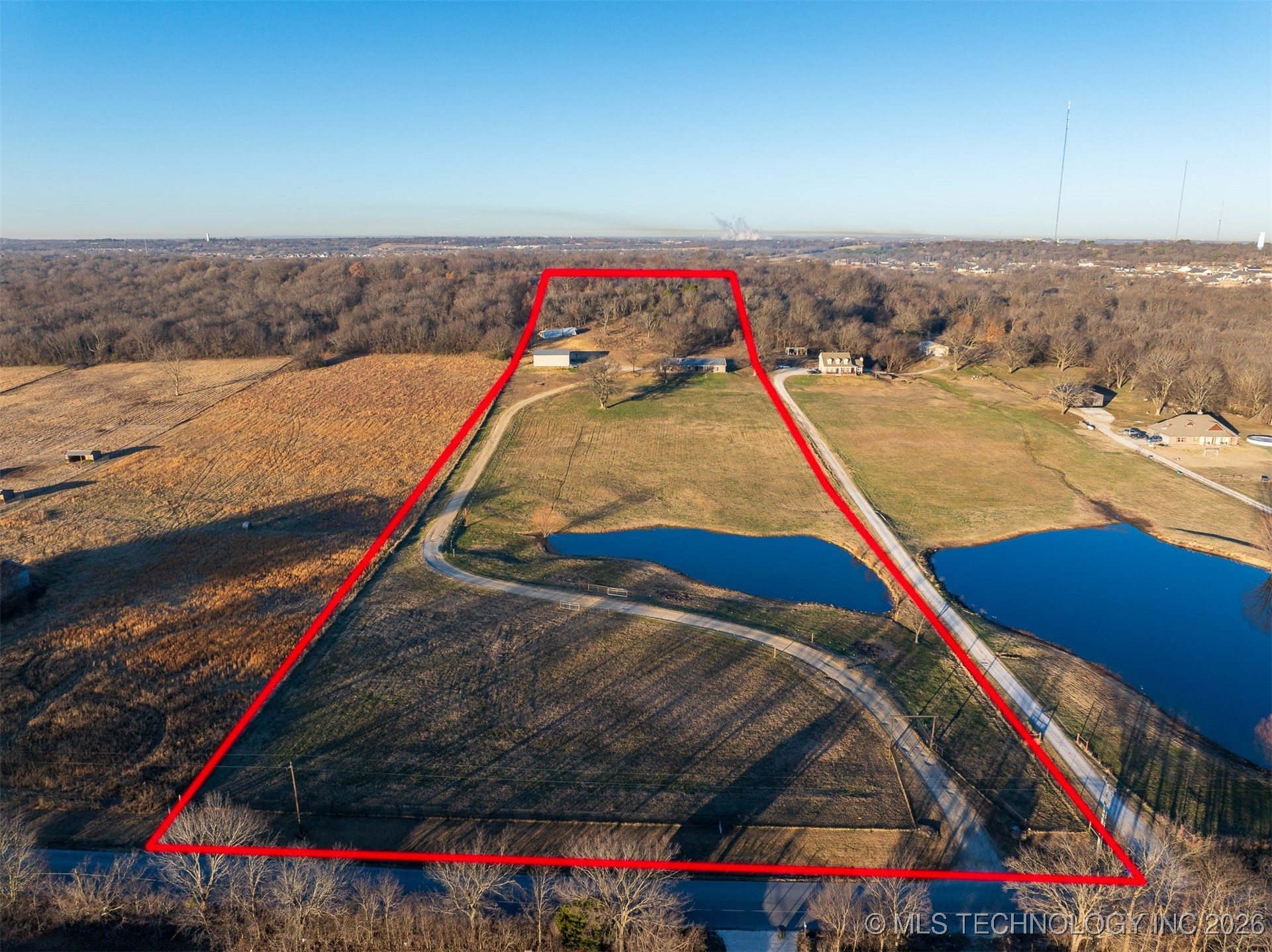 10854 S 305th East Avenue Property Photo 6