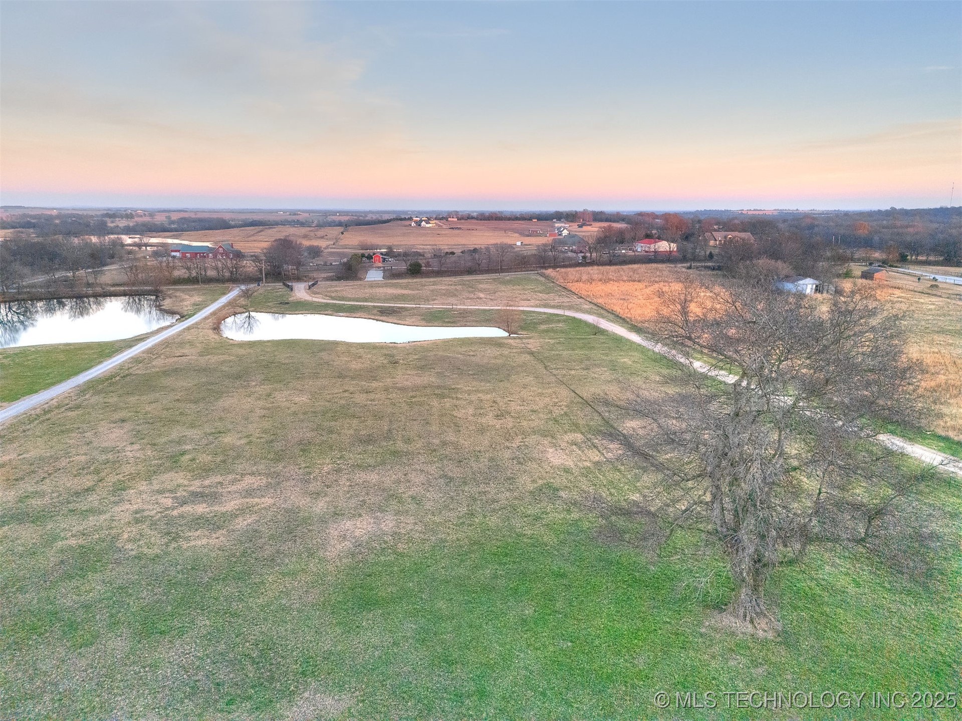 10854 S 305th East Avenue Property Photo 11