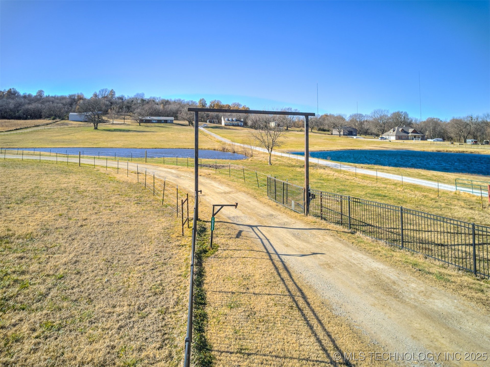 10854 S 305th East Avenue Property Photo 15