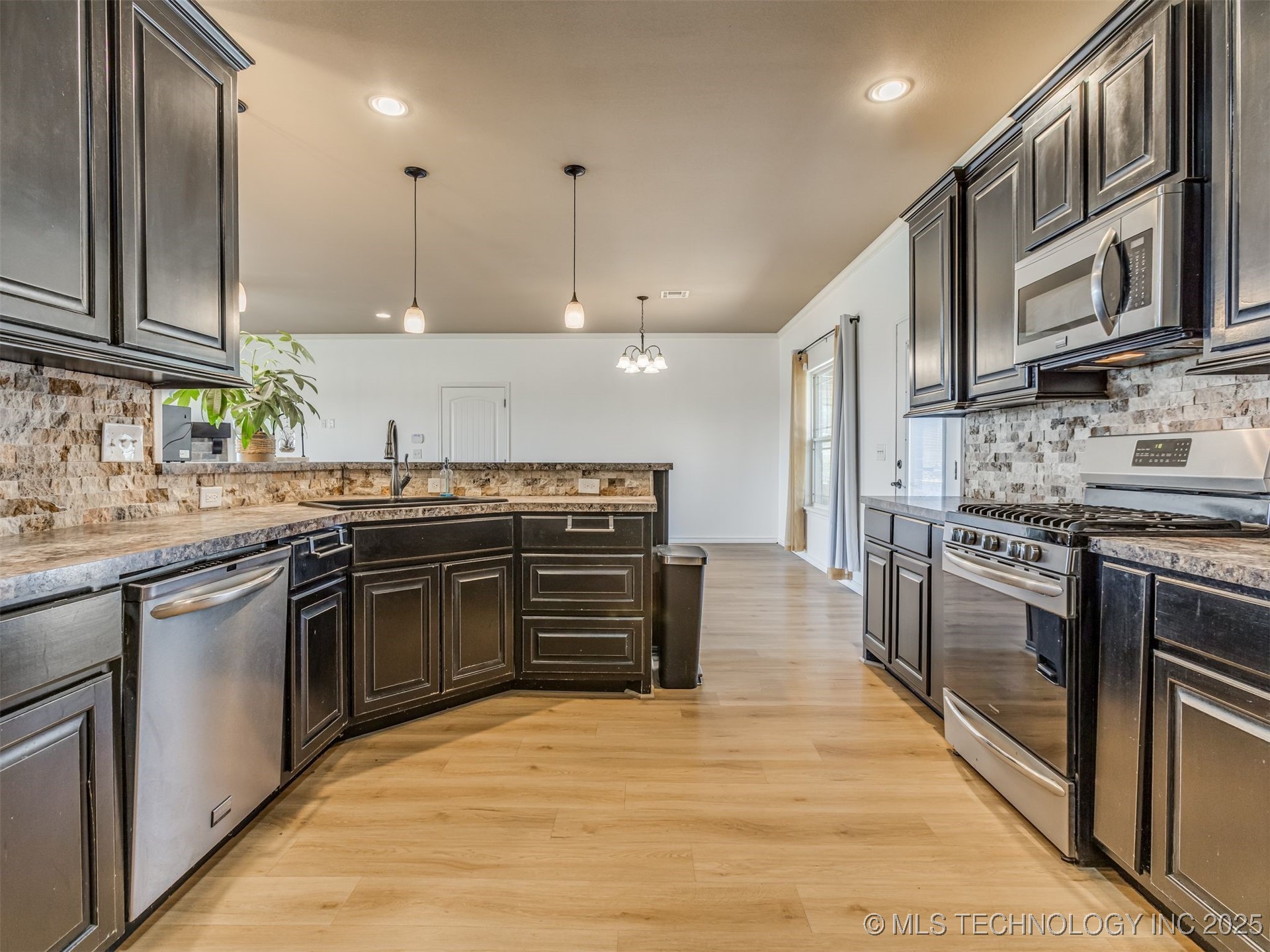 10854 S 305th East Avenue Property Photo 41