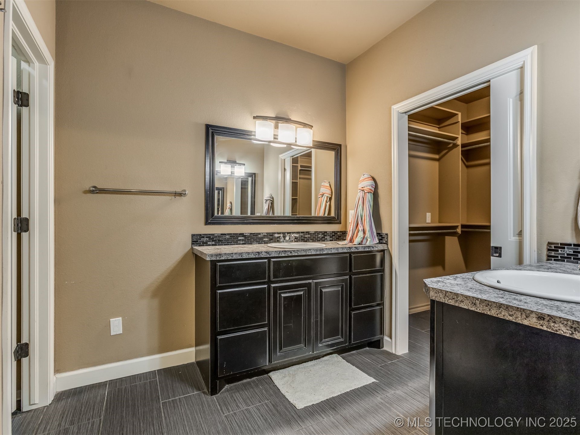 10854 S 305th East Avenue Property Photo 48