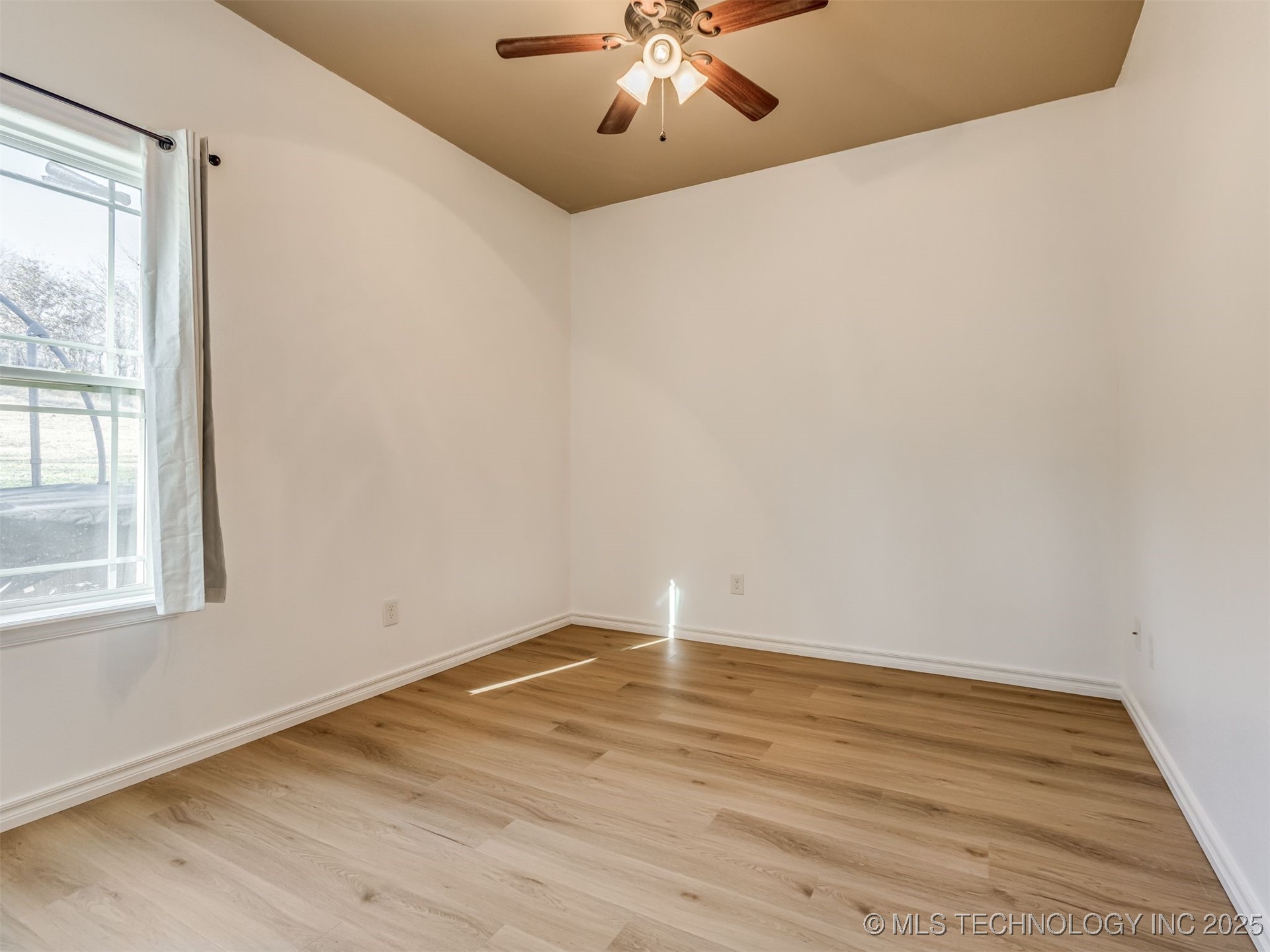 10854 S 305th East Avenue Property Photo 52