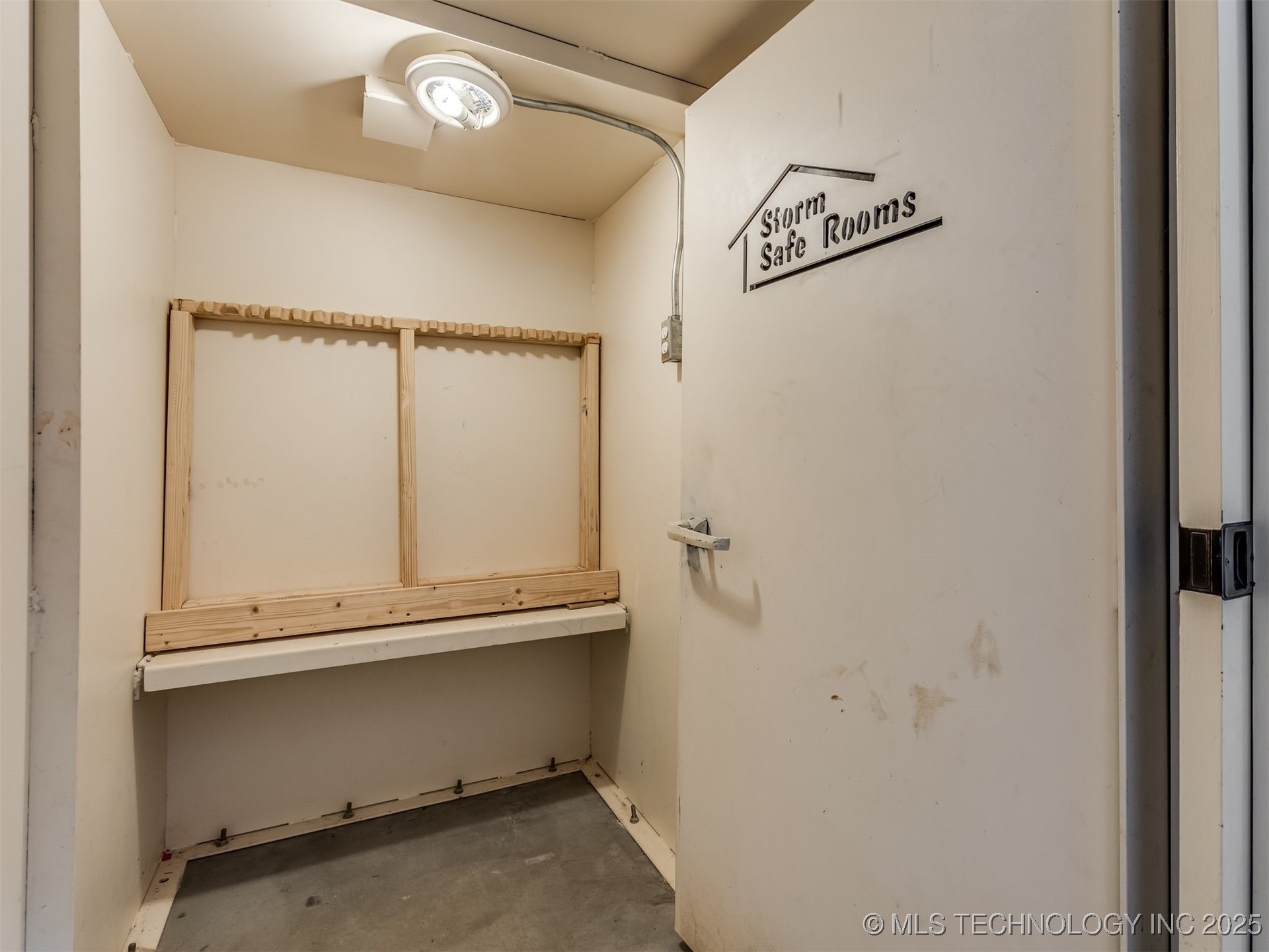 10854 S 305th East Avenue Property Photo 65