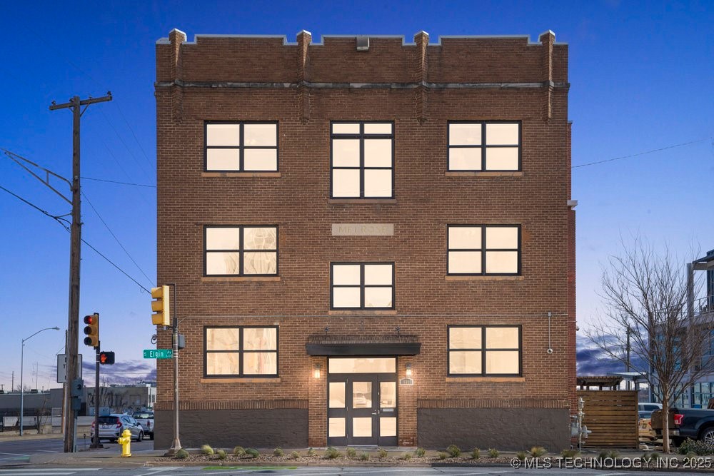 601 S Elgin Avenue 401 Property Photo 1