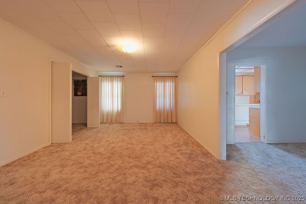 501 W Main Street Property Photo 8