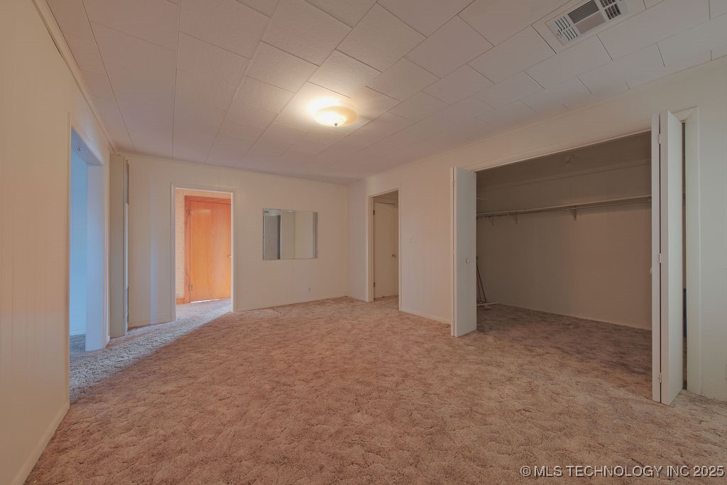 501 W Main Street Property Photo 9