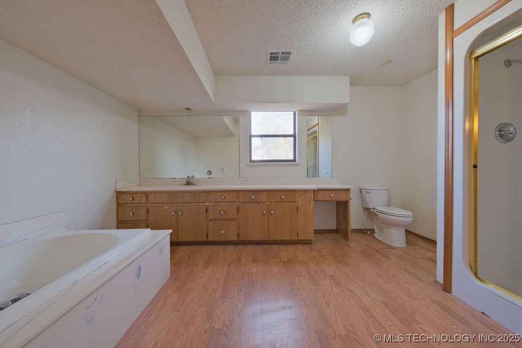 501 W Main Street Property Photo 13