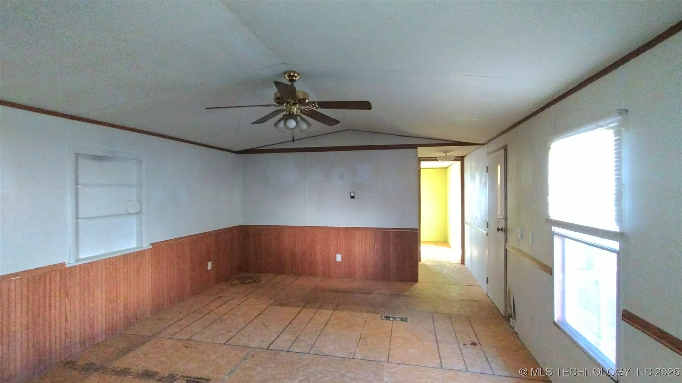 235 S Cherokee Property Photo 6