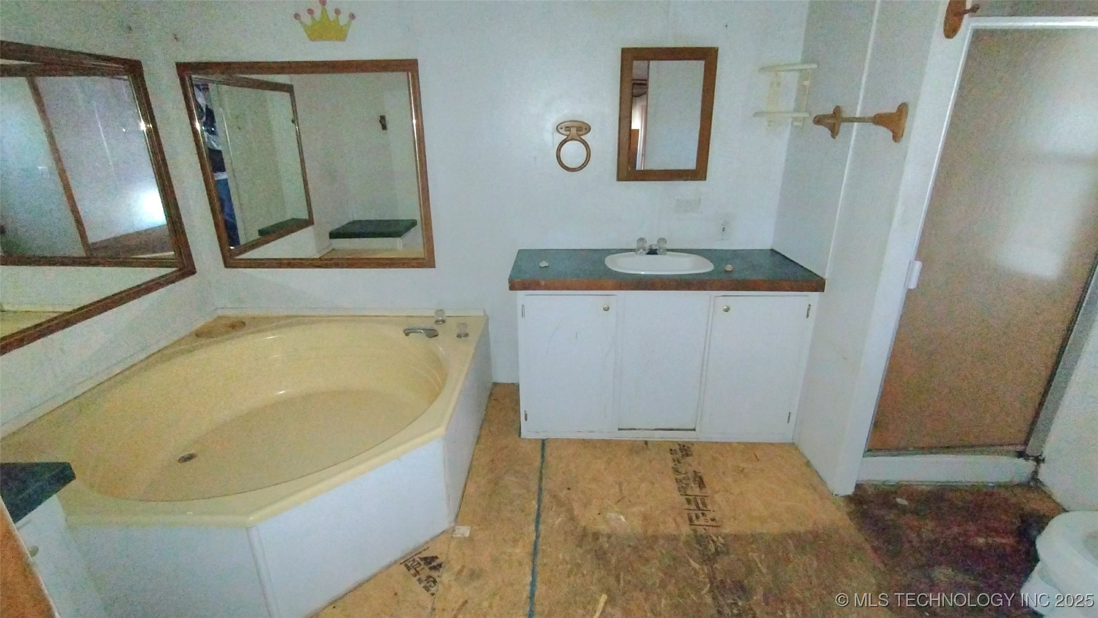 235 S Cherokee Property Photo 10