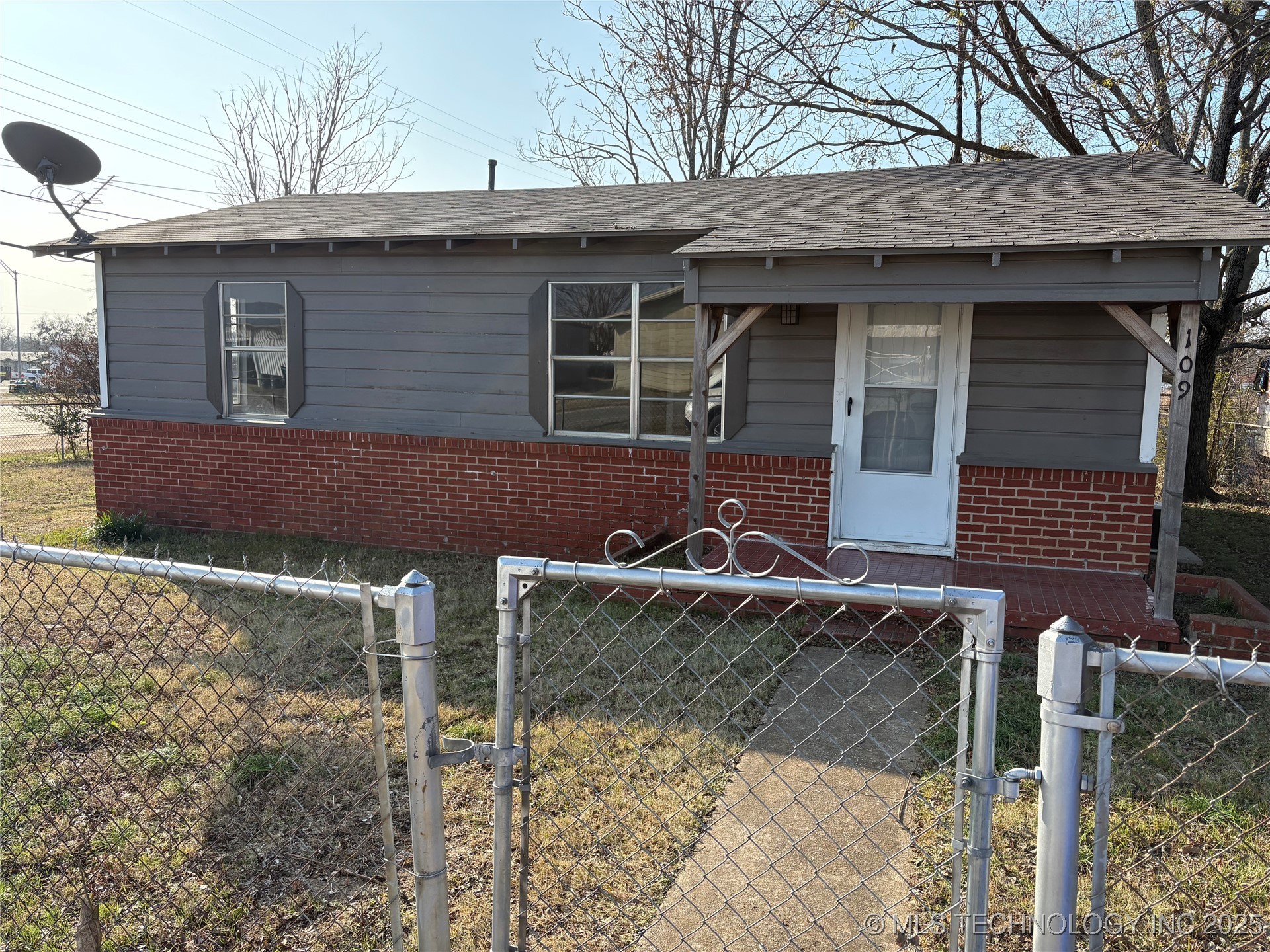 109 N Walker Property Photo 1