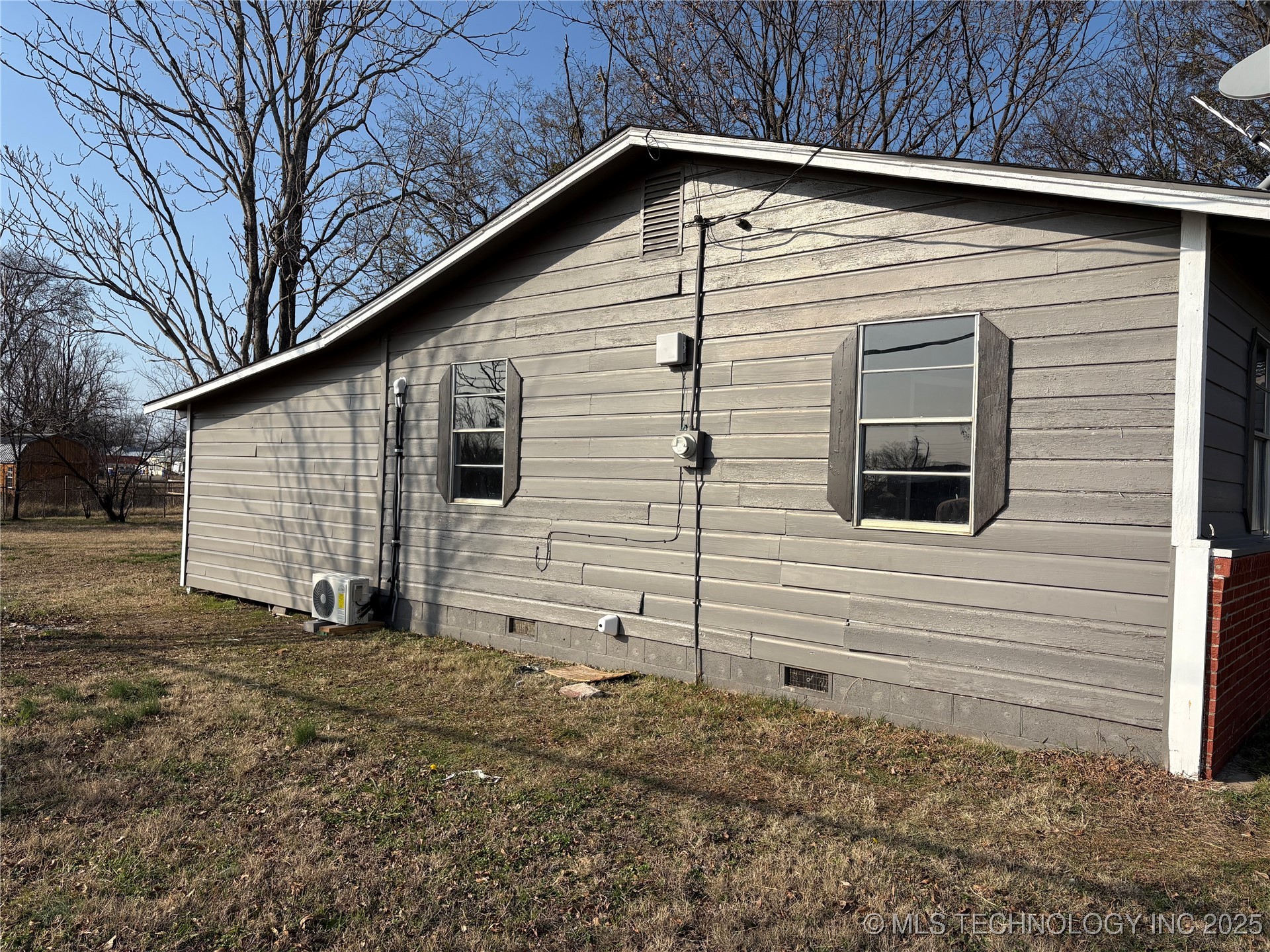 109 N Walker Property Photo 2