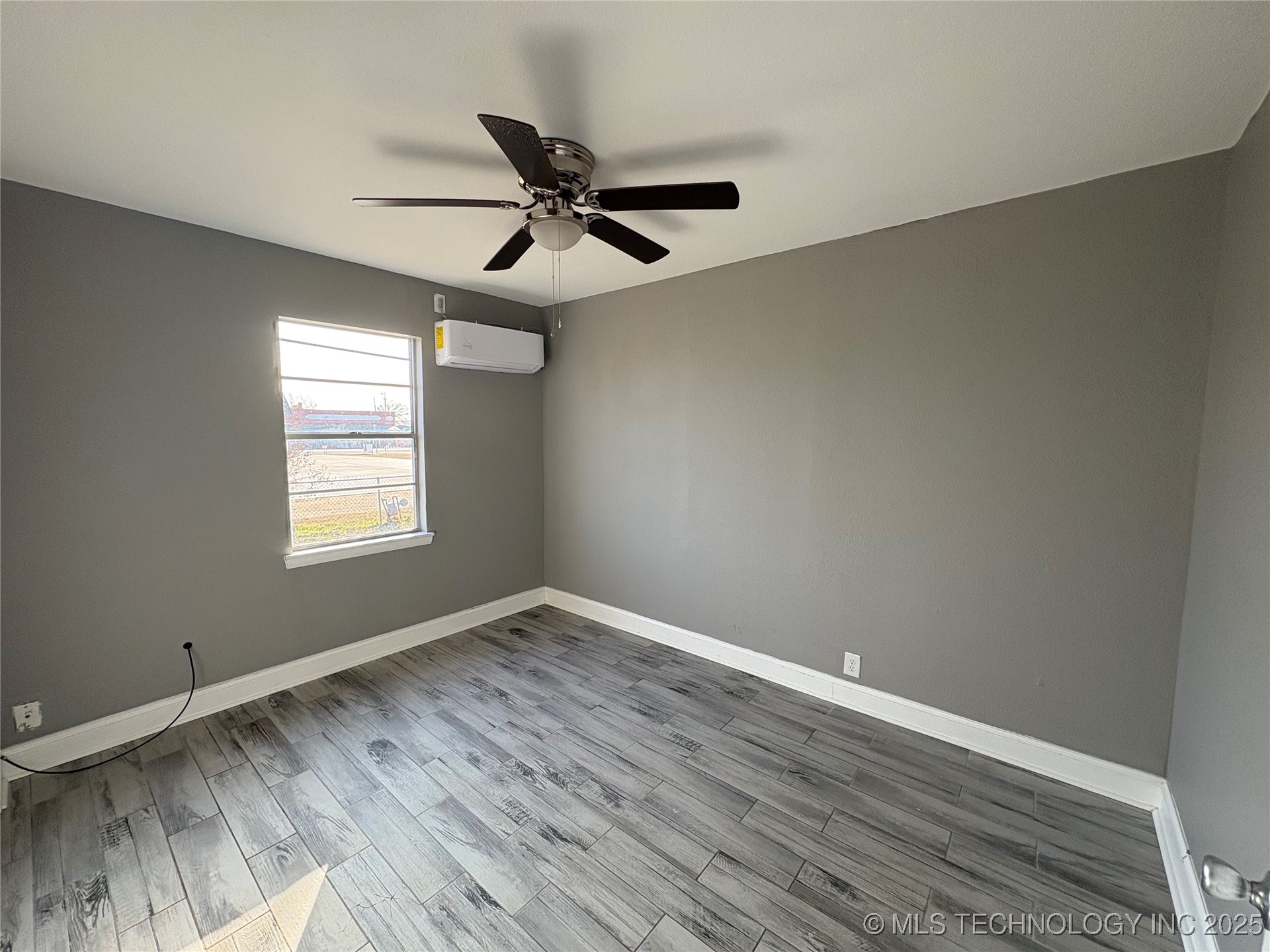 109 N Walker Property Photo 7