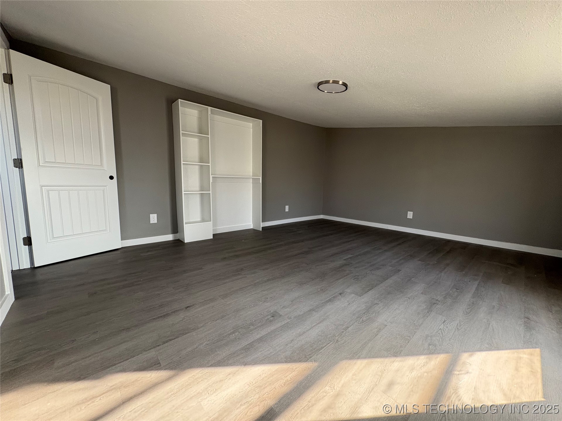 109 N Walker Property Photo 10