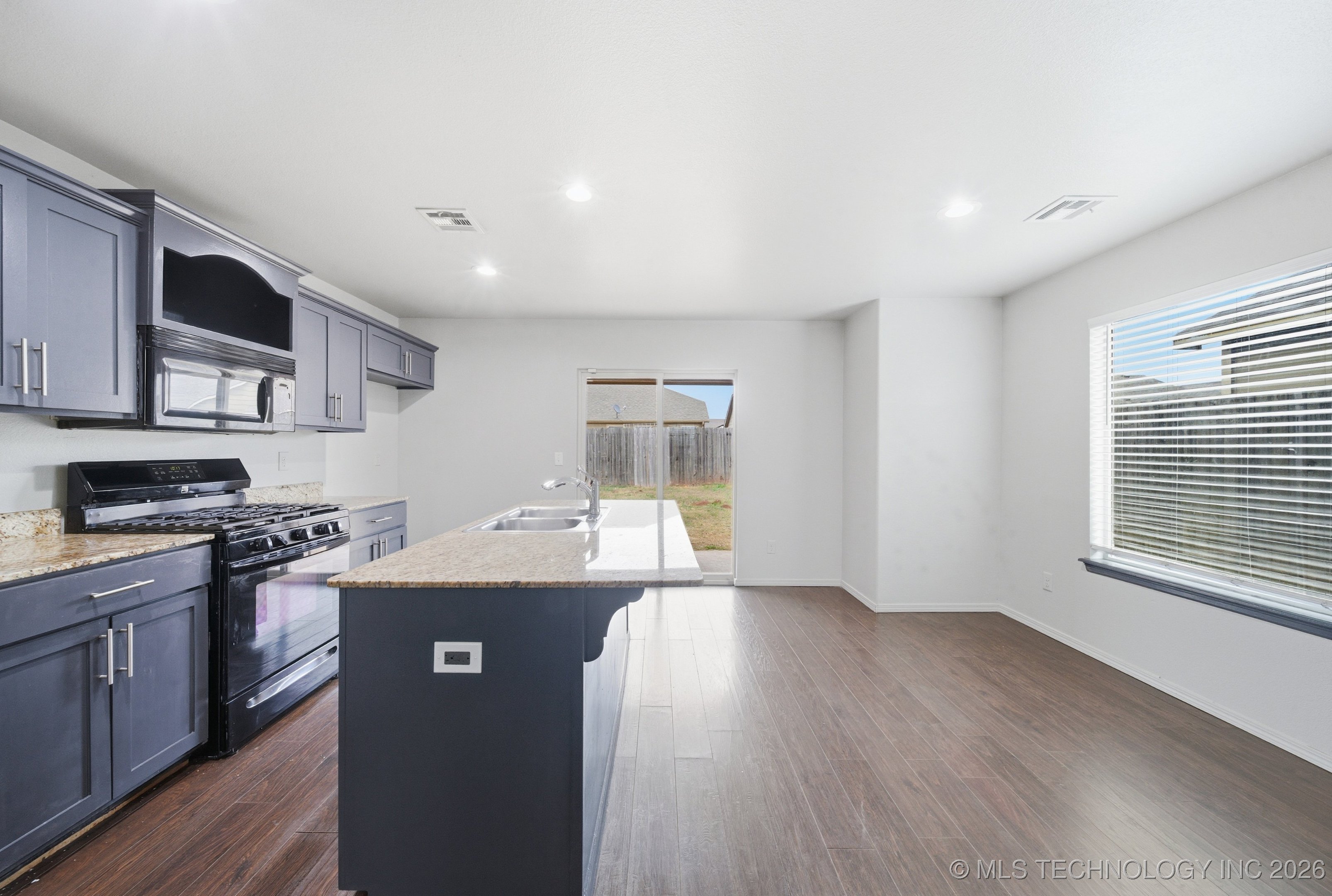 16029 S 88th East Avenue Property Photo 8