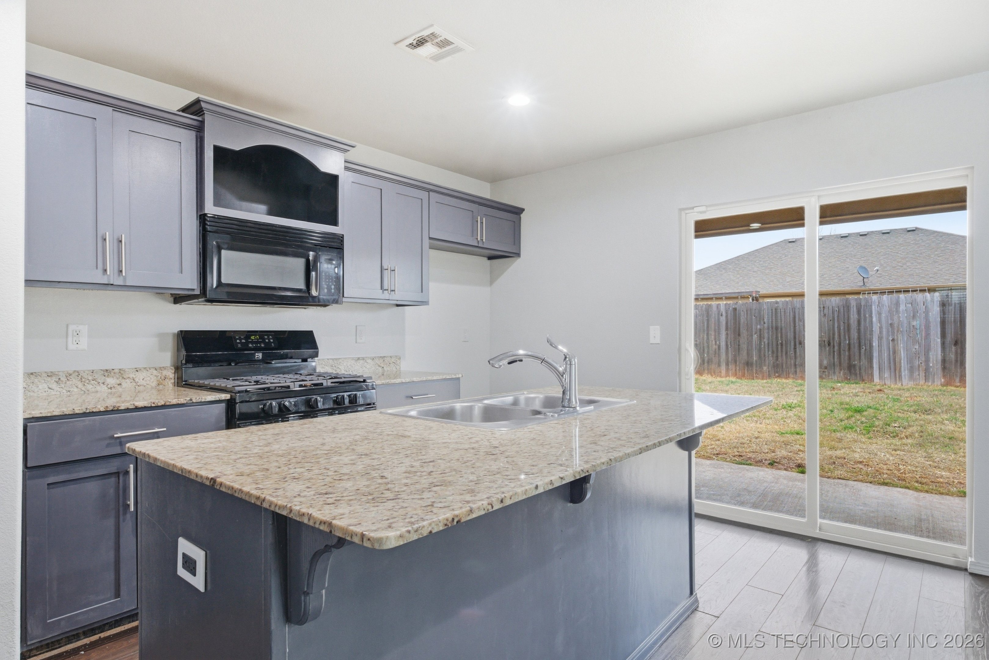 16029 S 88th East Avenue Property Photo 9