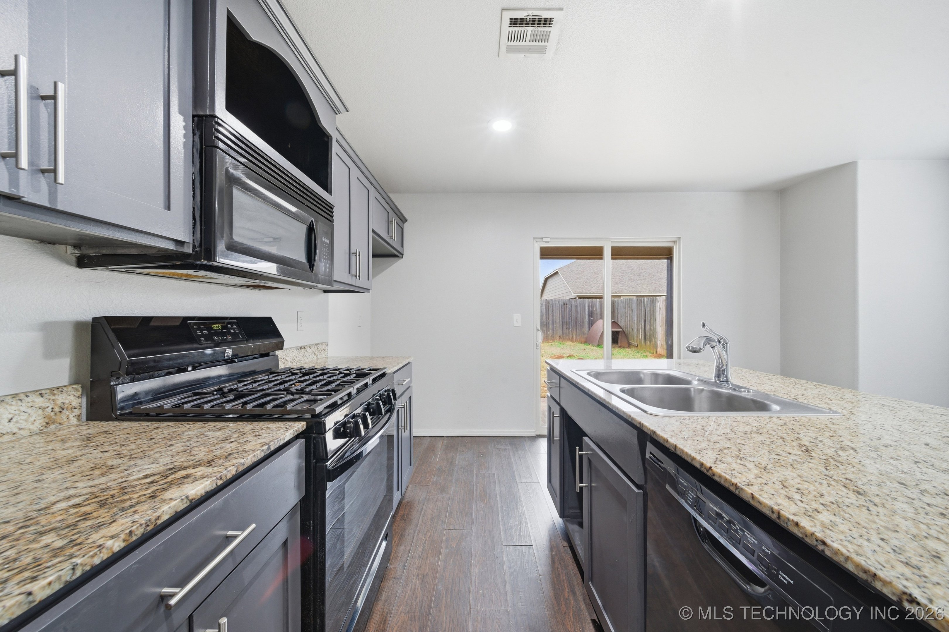 16029 S 88th East Avenue Property Photo 10