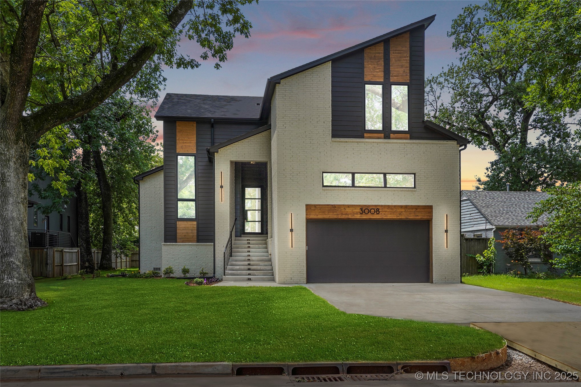 3008 S Boston Court Property Photo 1