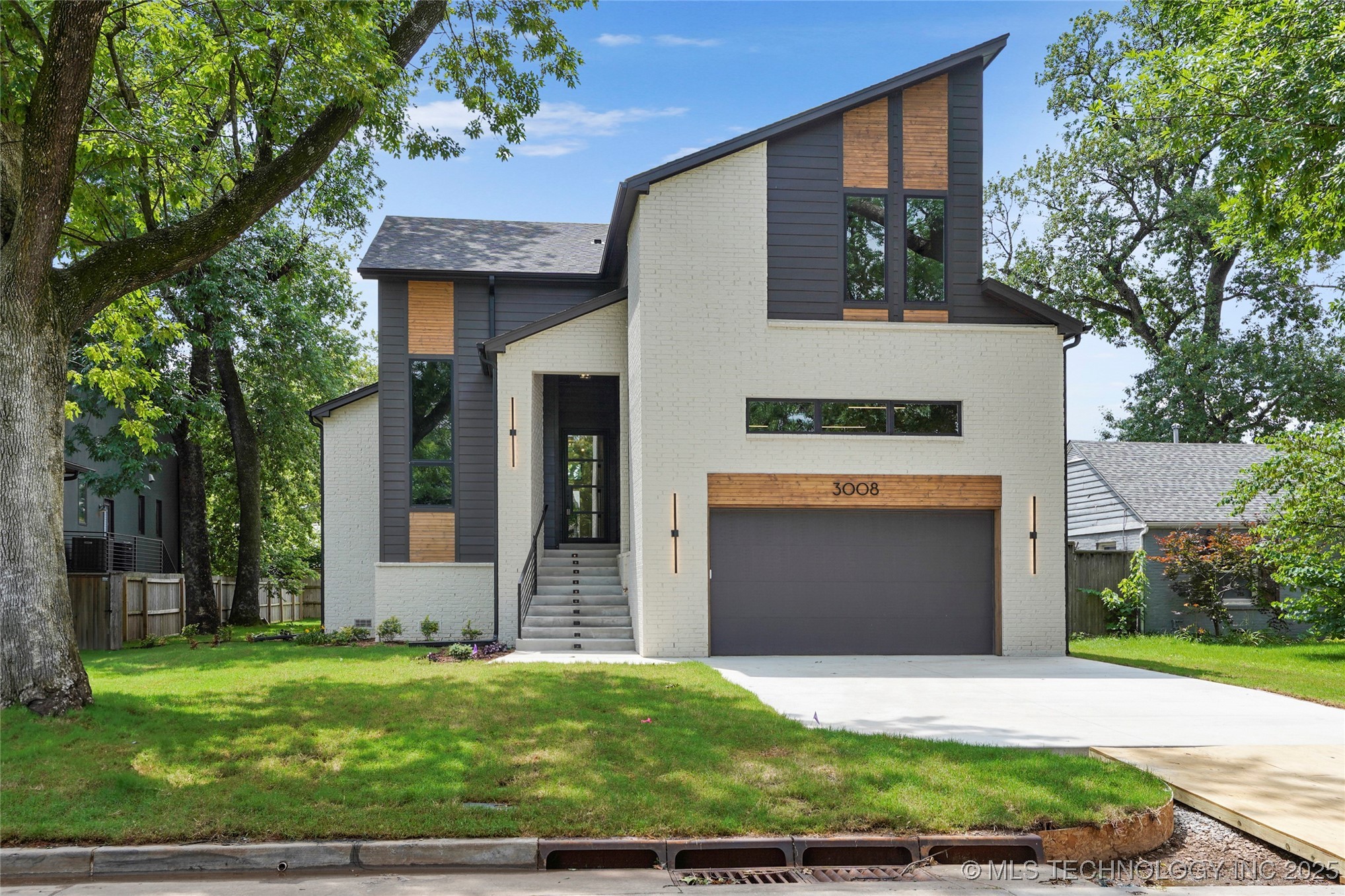 3008 S Boston Court Property Photo 2