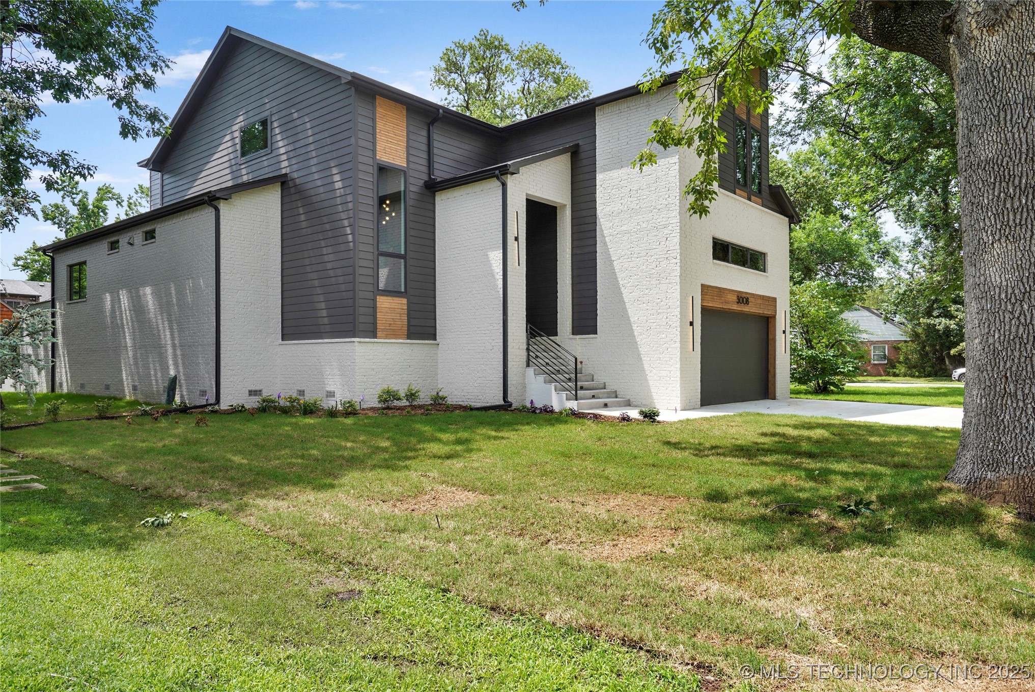 3008 S Boston Court Property Photo 3