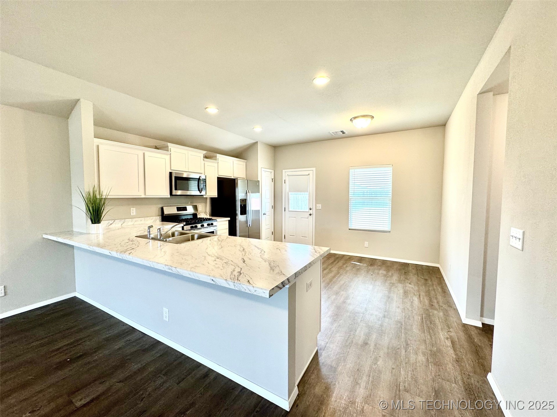 2006 S 15th Street Property Photo 6