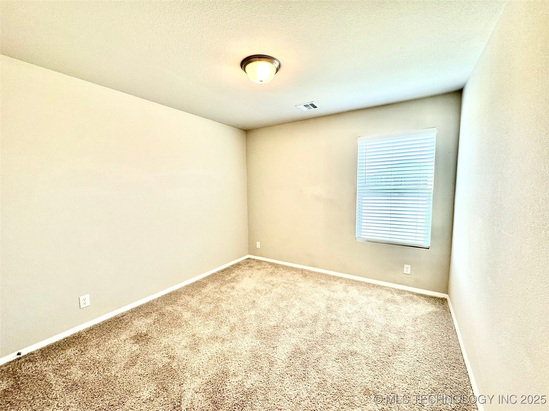 2006 S 15th Street Property Photo 8