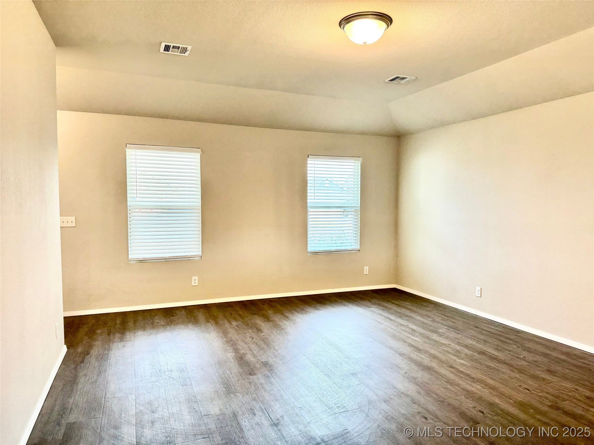 2006 S 15th Street Property Photo 11