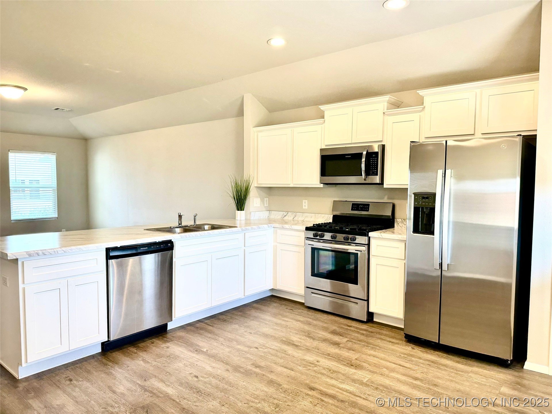 2006 S 15th Street Property Photo 13