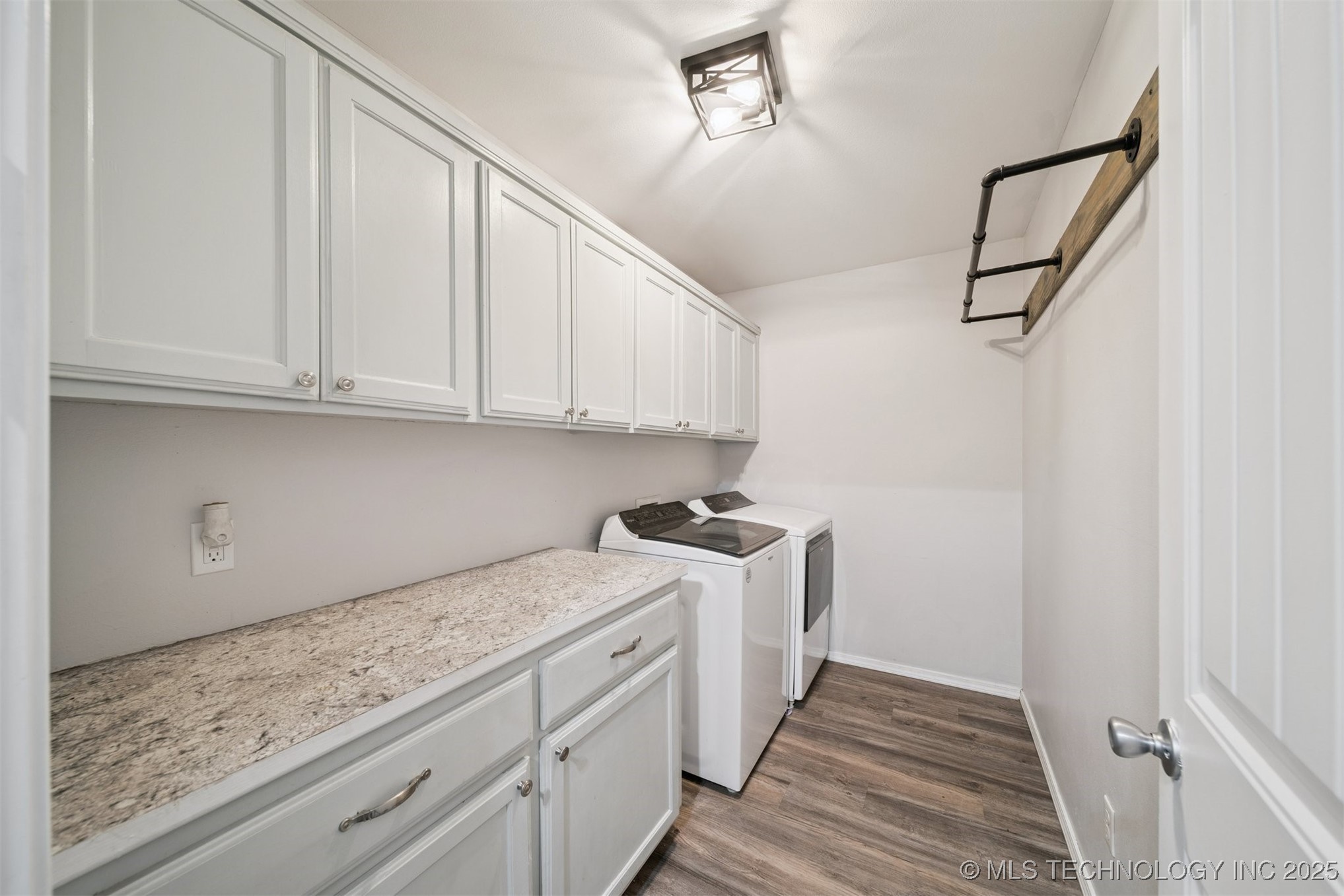 4562 W 95th Street N Property Photo 10