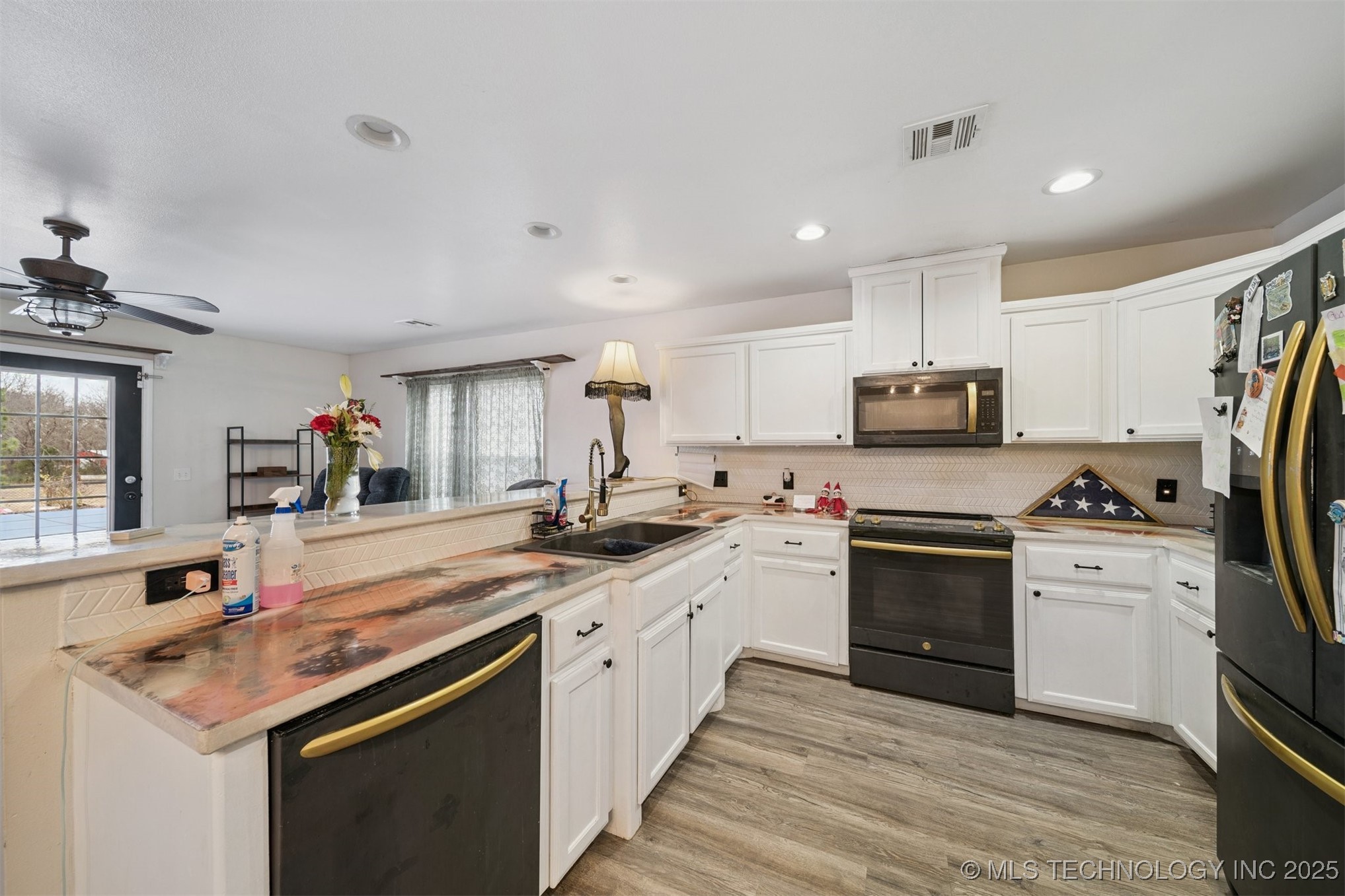 4562 W 95th Street N Property Photo 13