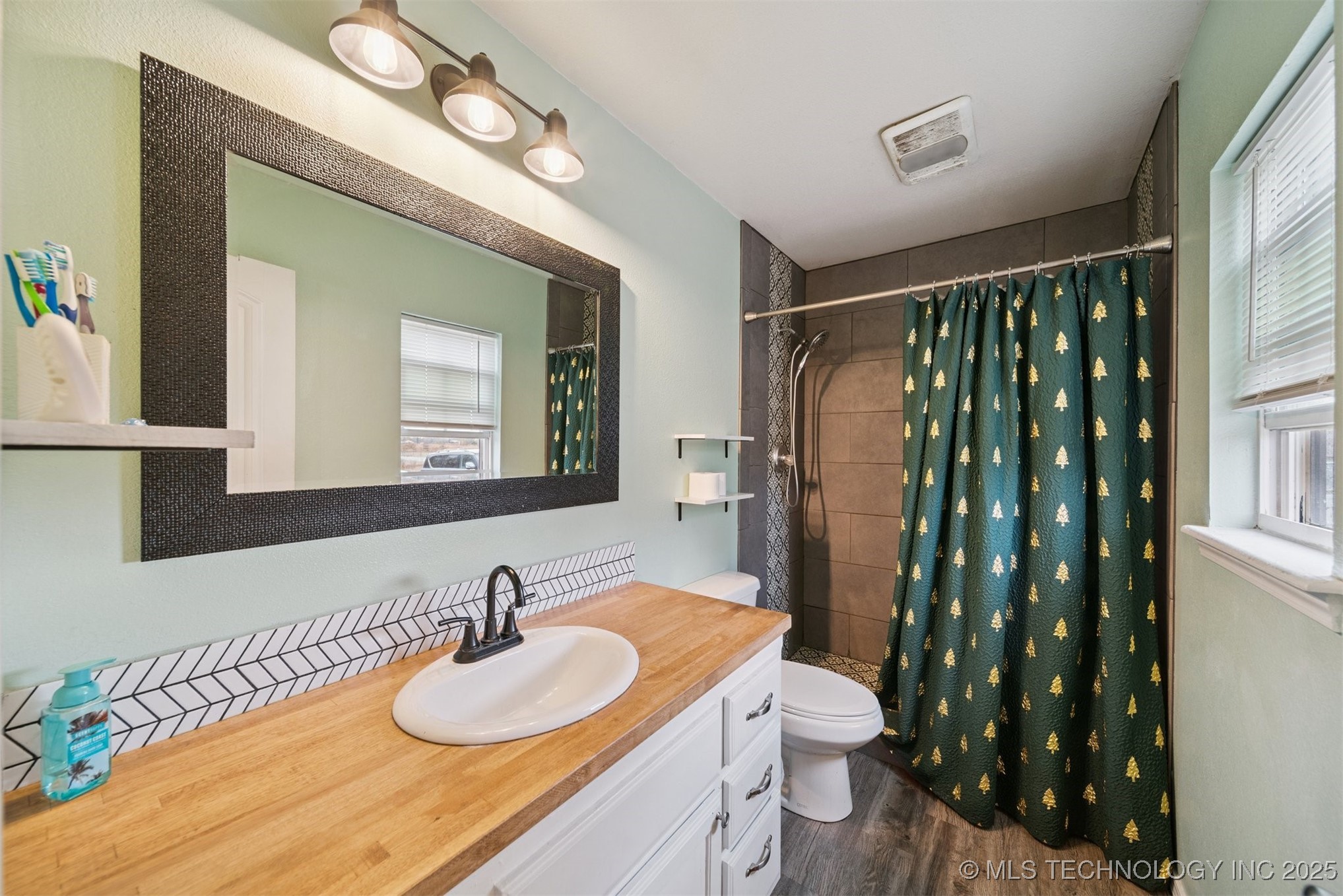 4562 W 95th Street N Property Photo 18