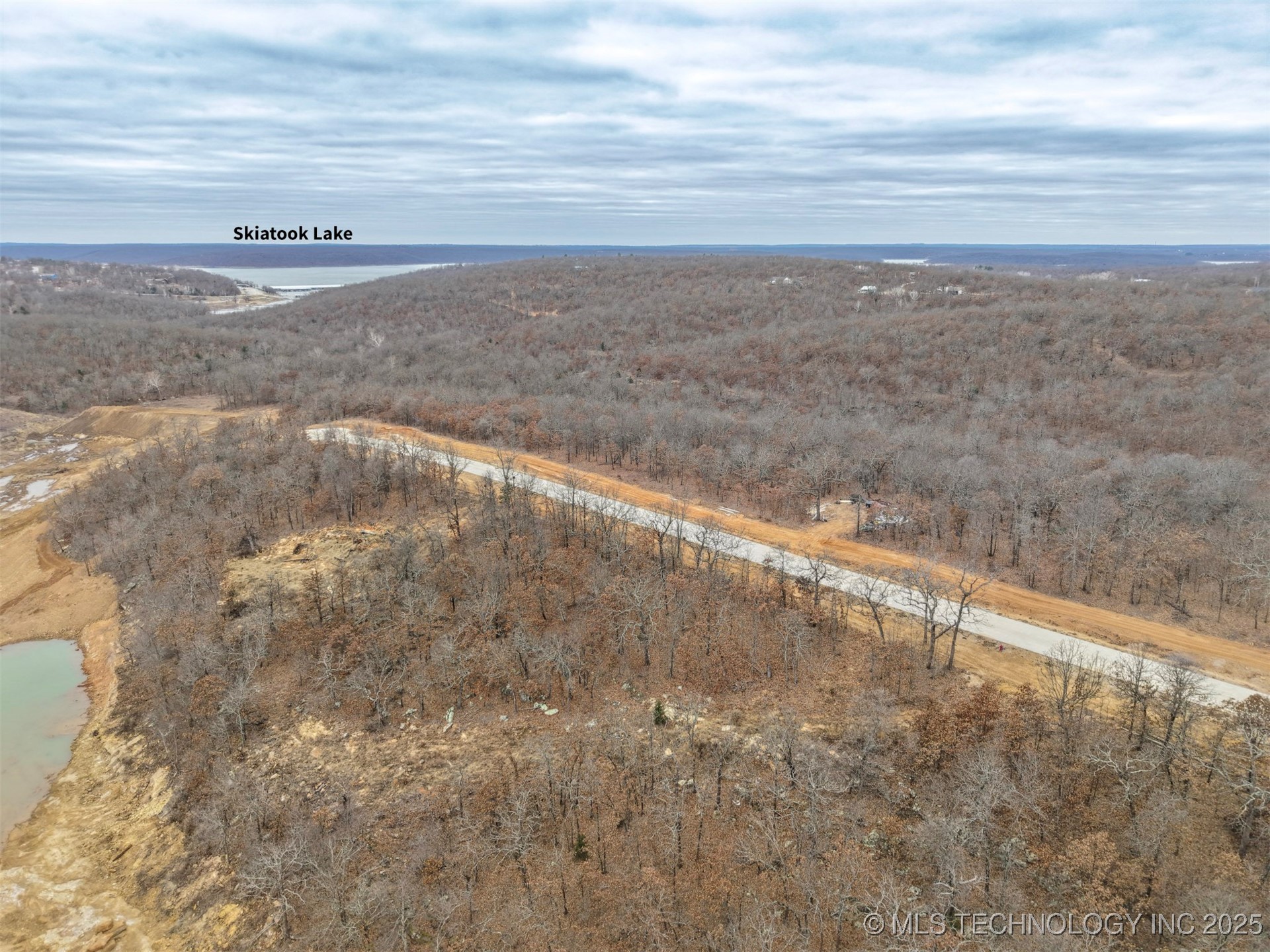 15956 Lakewood Circle Property Photo 10