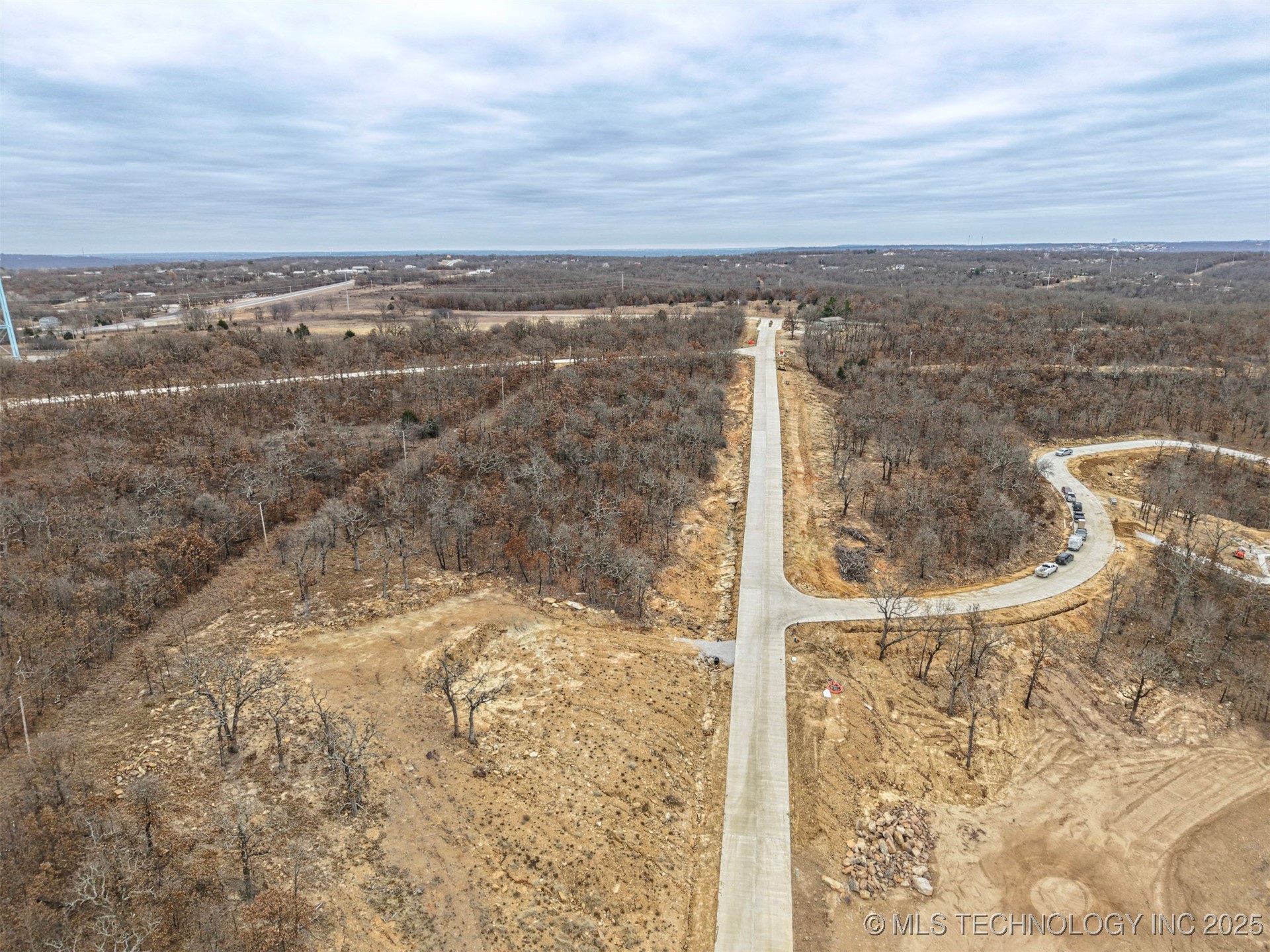 15956 Lakewood Circle Property Photo 11