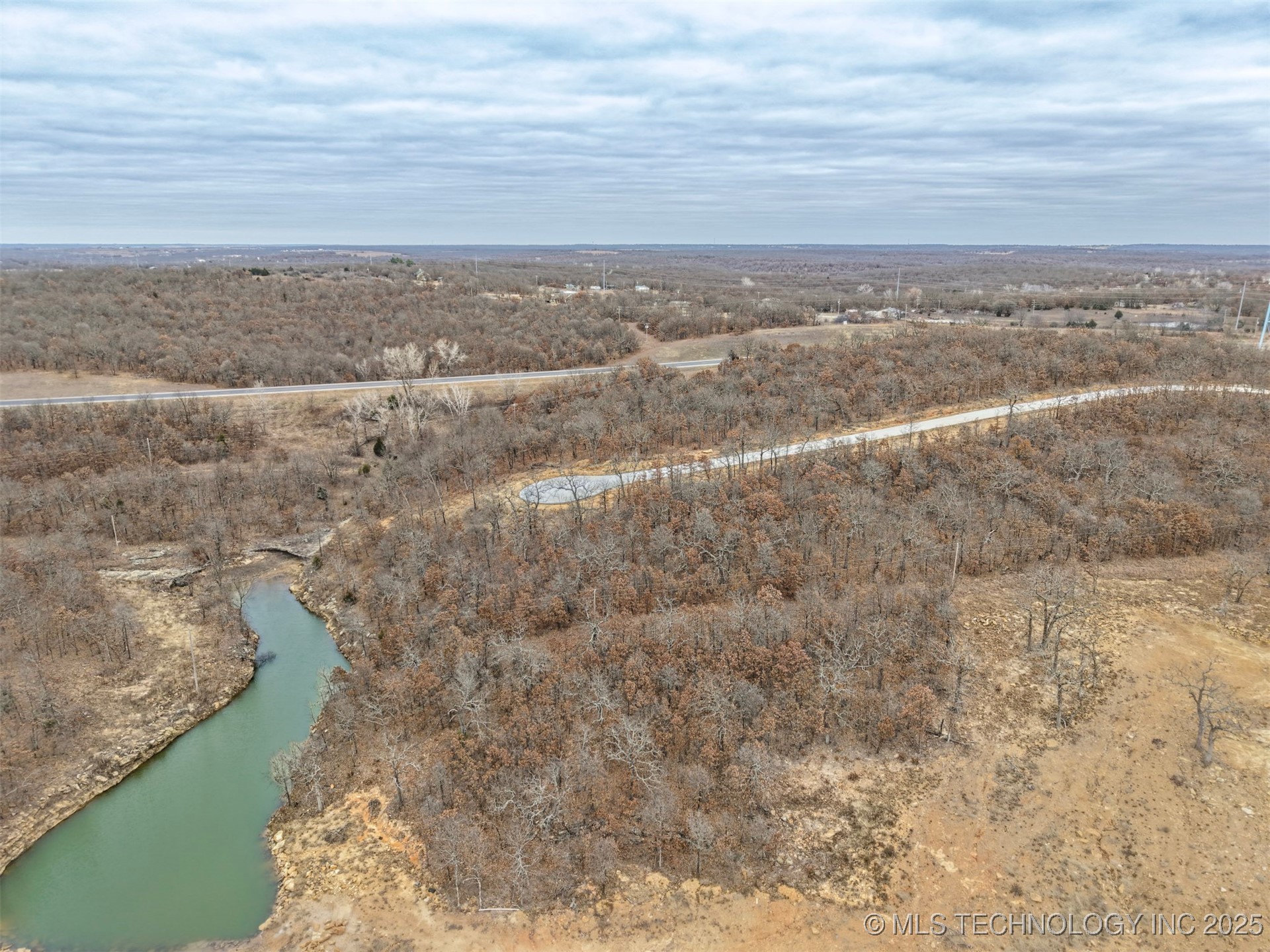 15956 Lakewood Circle Property Photo 12