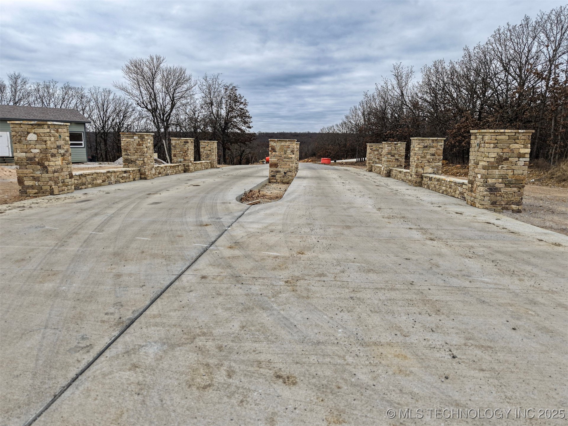 15956 Lakewood Circle Property Photo 14