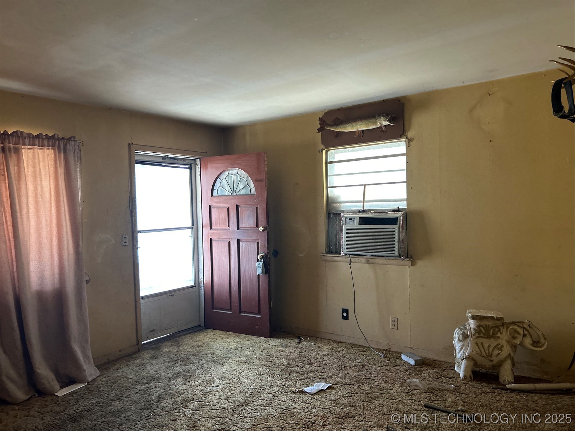 4948 N Saint Louis Avenue Property Photo 4