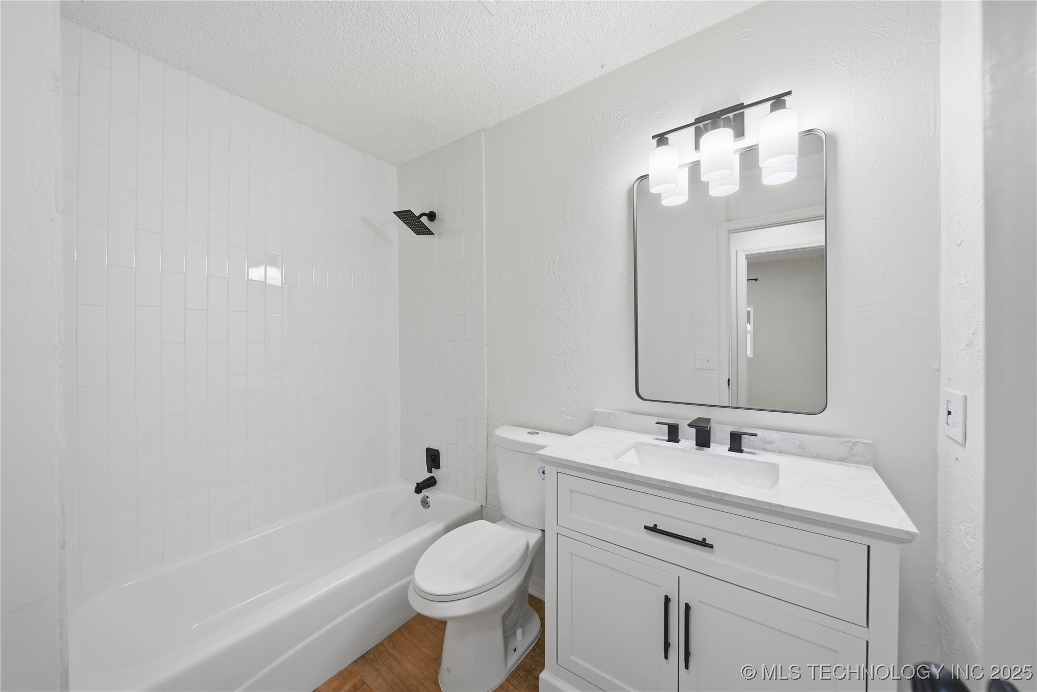 11403 E 37th Place Property Photo 10