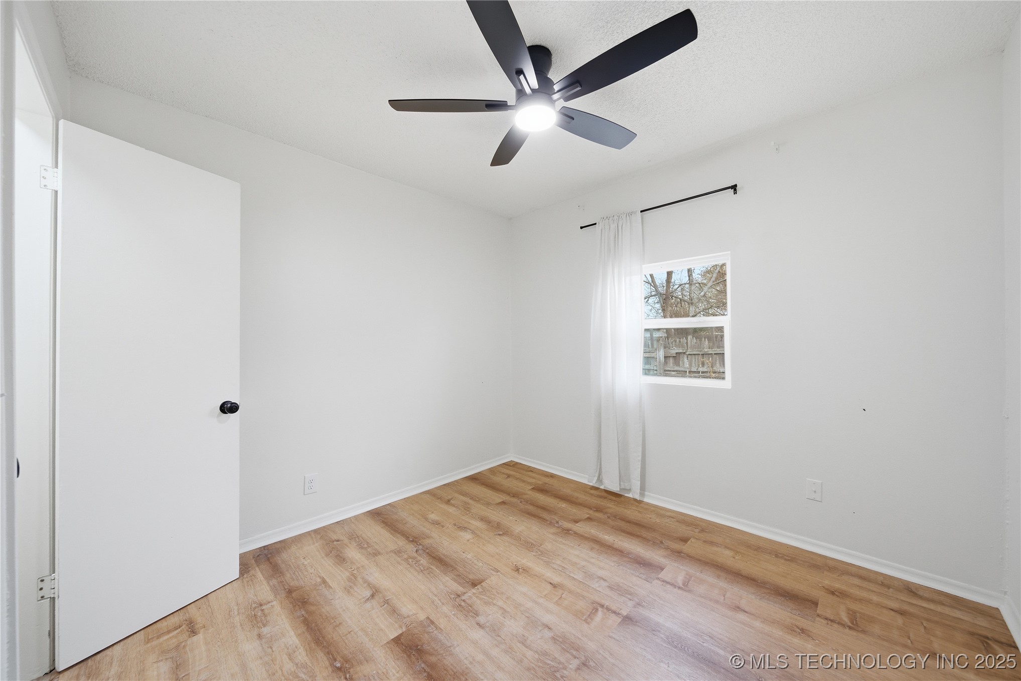 11403 E 37th Place Property Photo 14