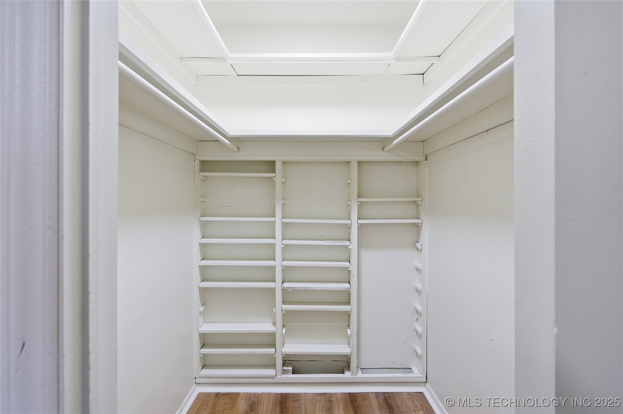 11403 E 37th Place Property Photo 18