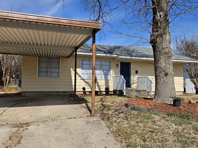 707 Maxwell Nw Property Photo 2