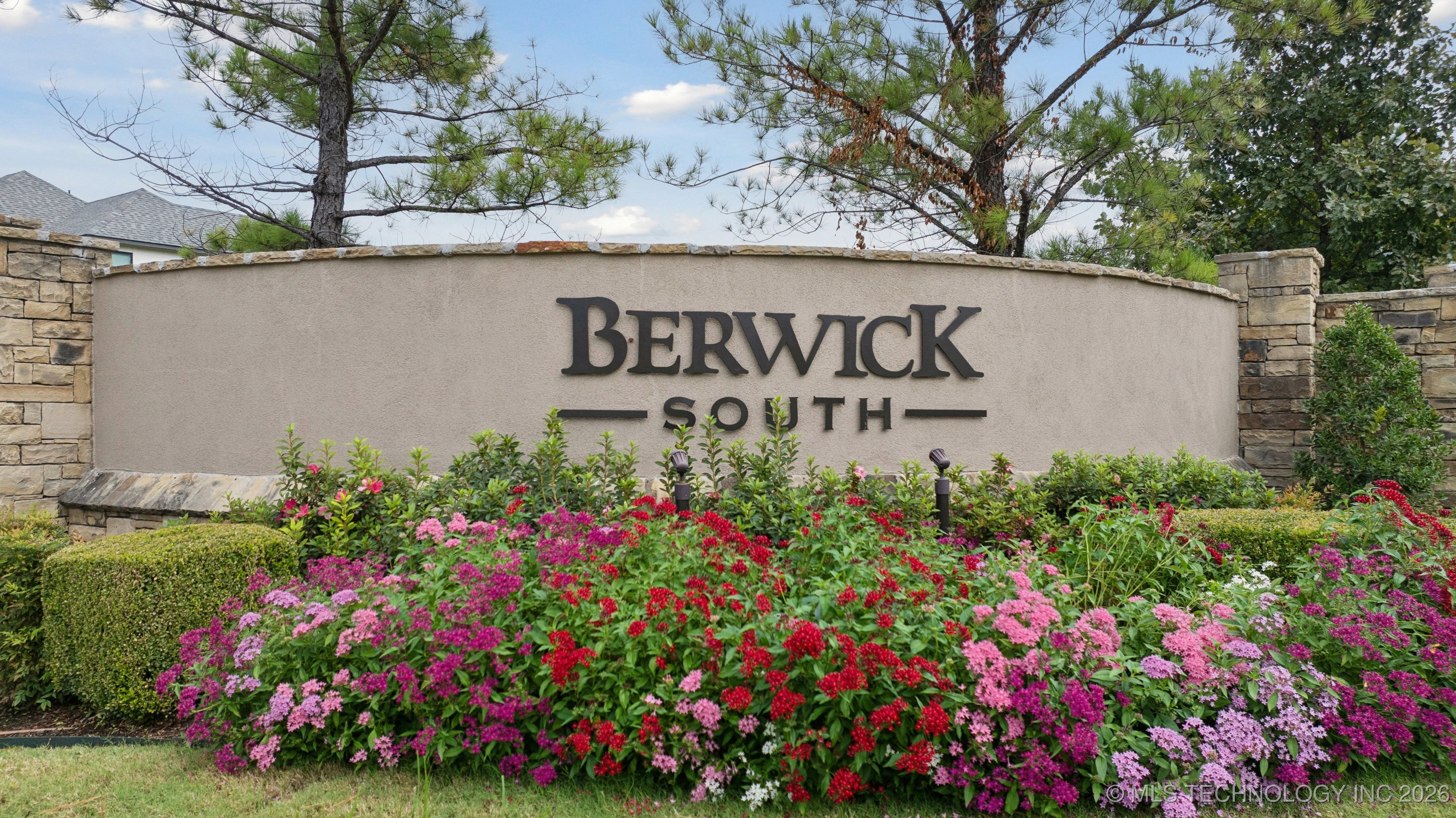 4713 S Retana Avenue Property Photo 3