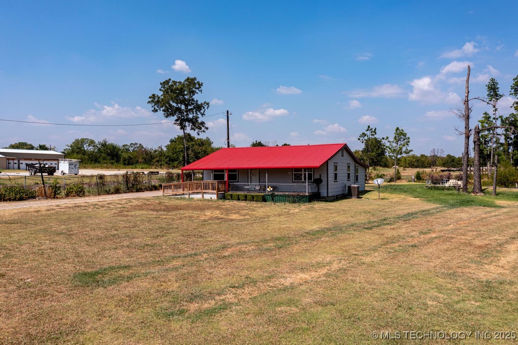 1722 Highway 70 E Property Photo 3