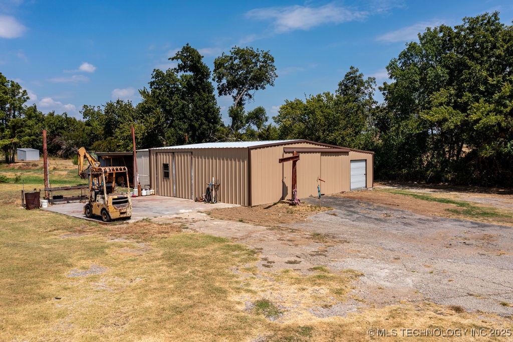 1722 Highway 70 E Property Photo 6