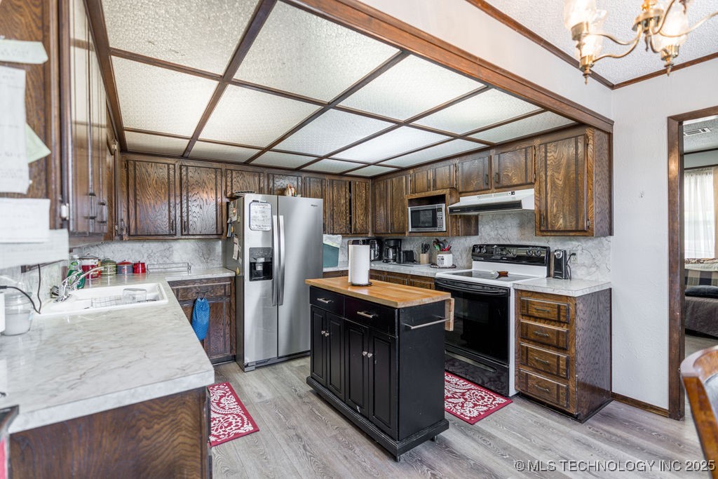 1722 Highway 70 E Property Photo 24