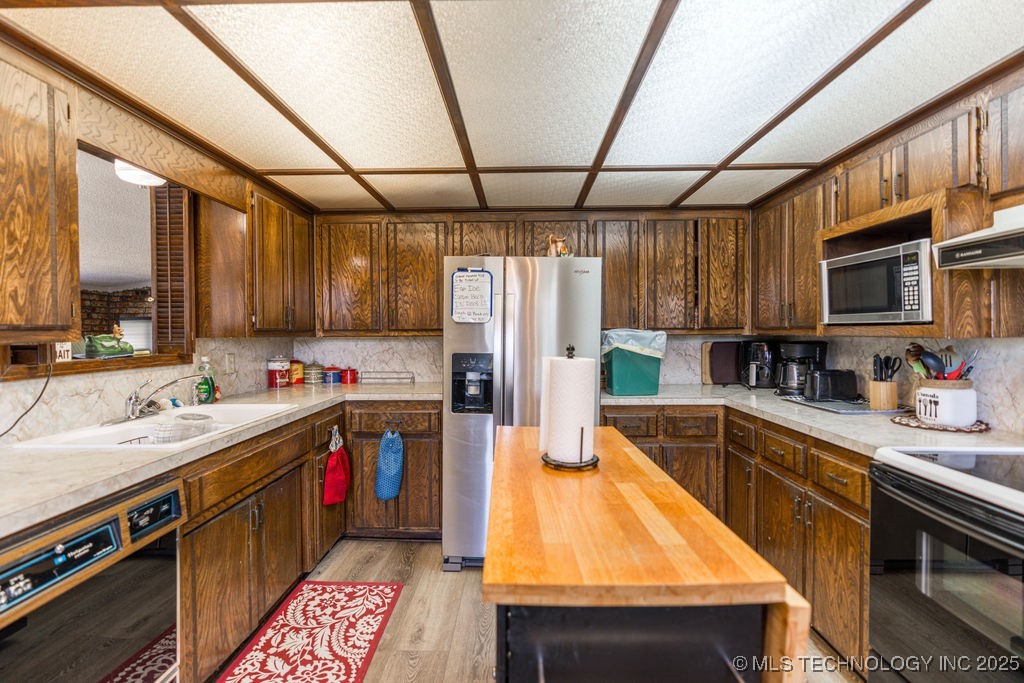 1722 Highway 70 E Property Photo 25