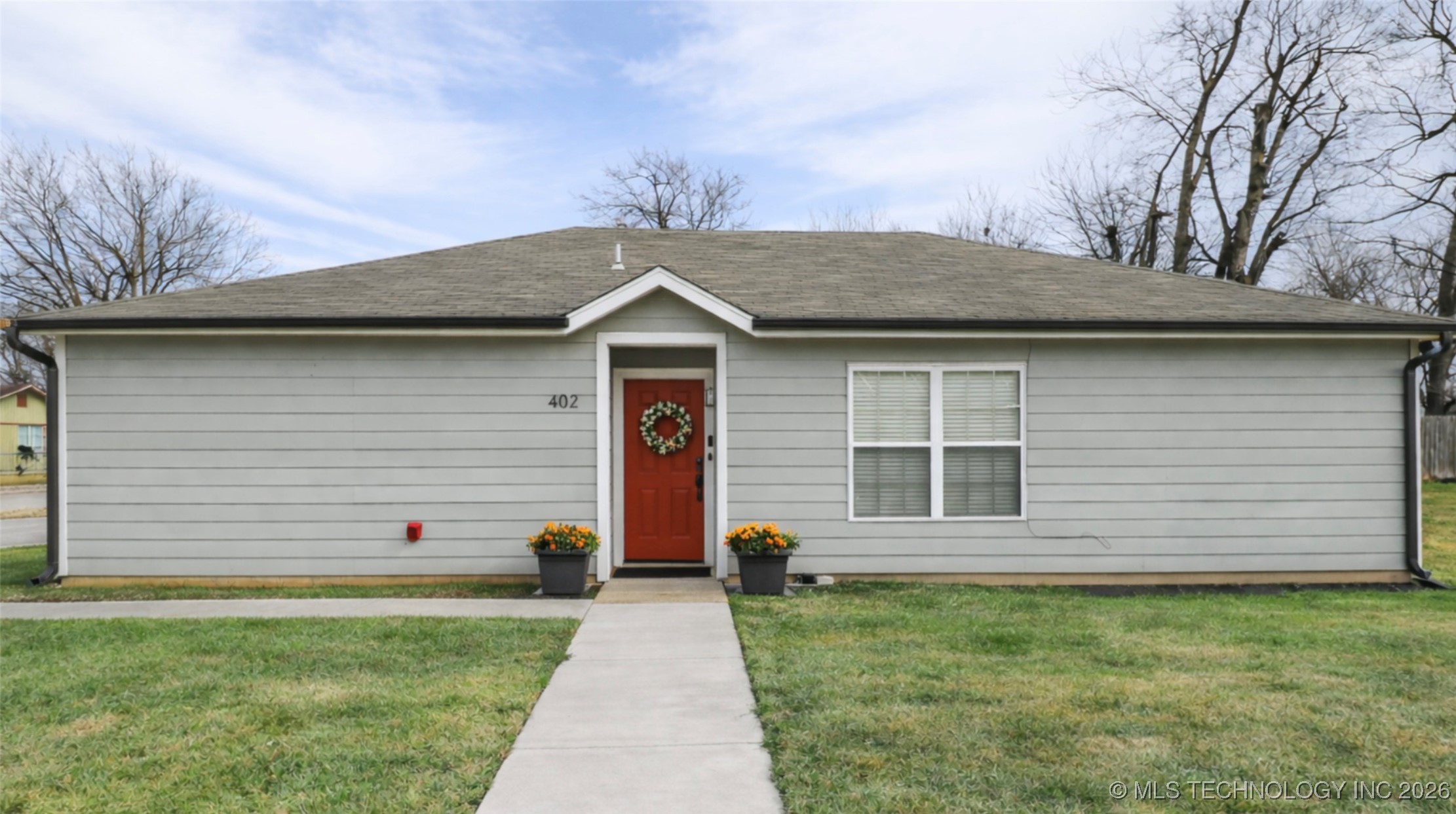 402 E Tecumseh Street Property Photo 1