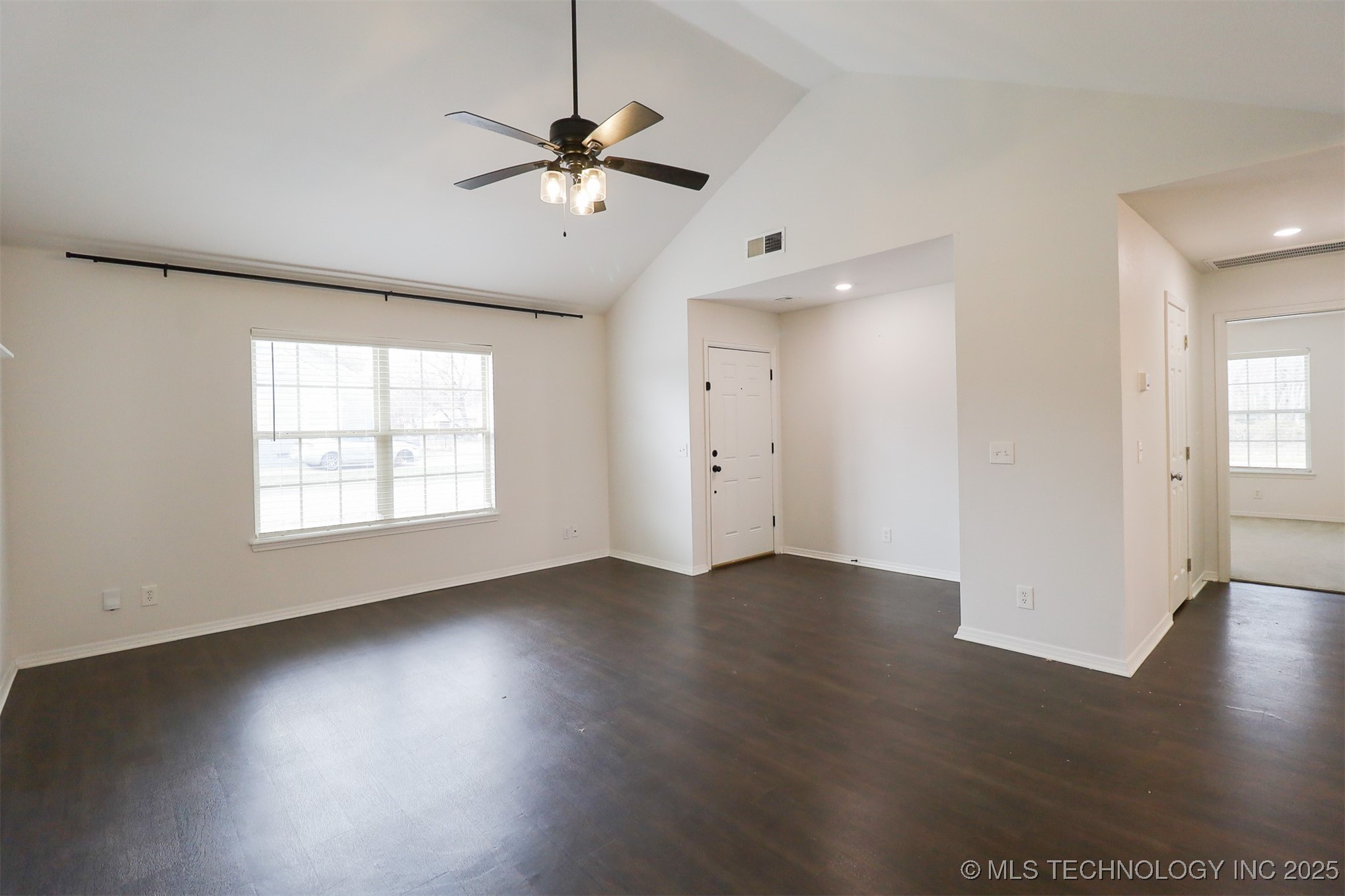 402 E Tecumseh Street Property Photo 4